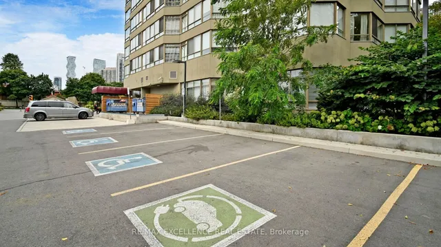 3605 Kariya Dr #1504, Mississauga 2