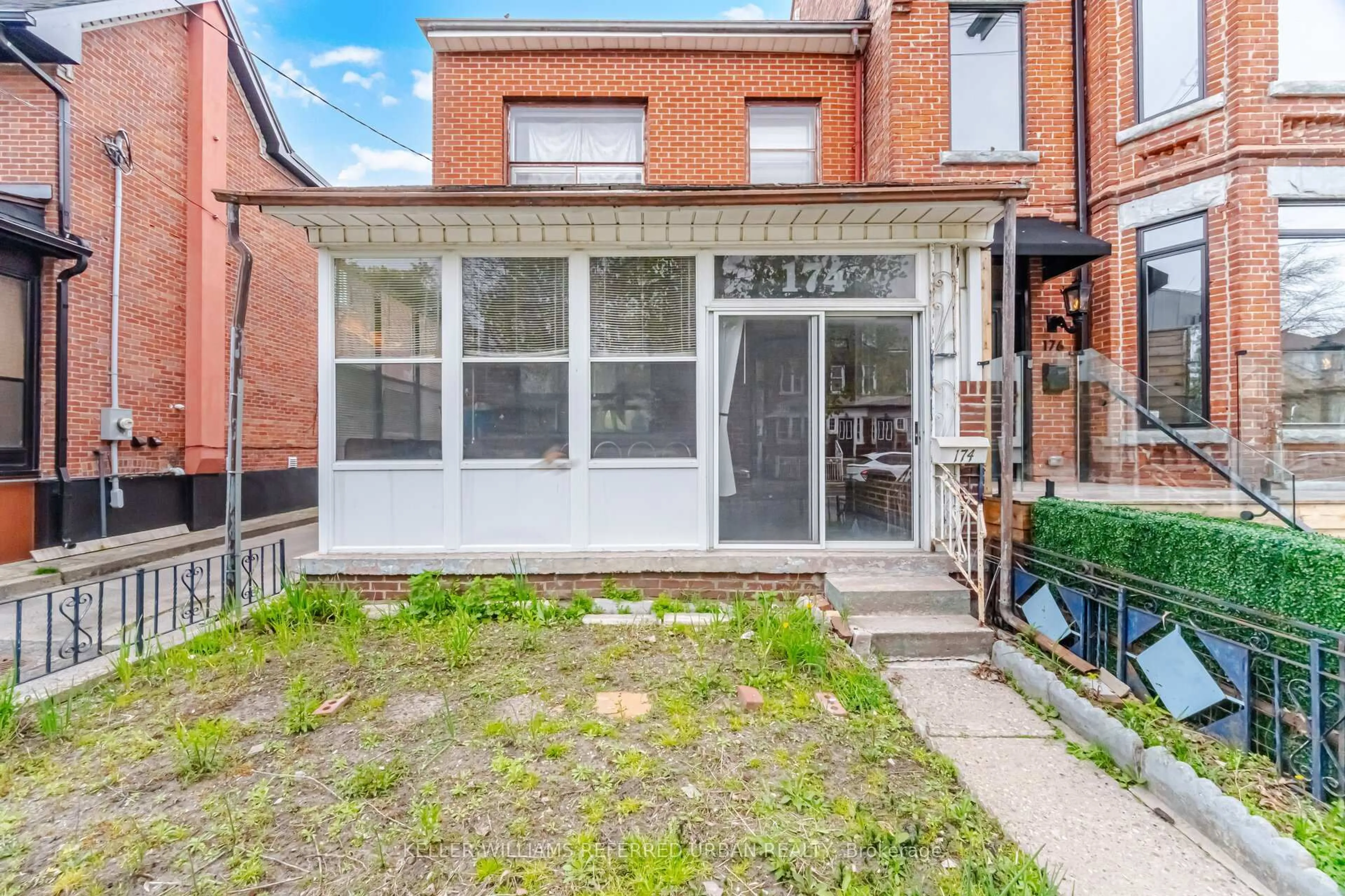 Home with brick exterior material, street for 174 Lansdowne Ave, Toronto Ontario M6K 2V9