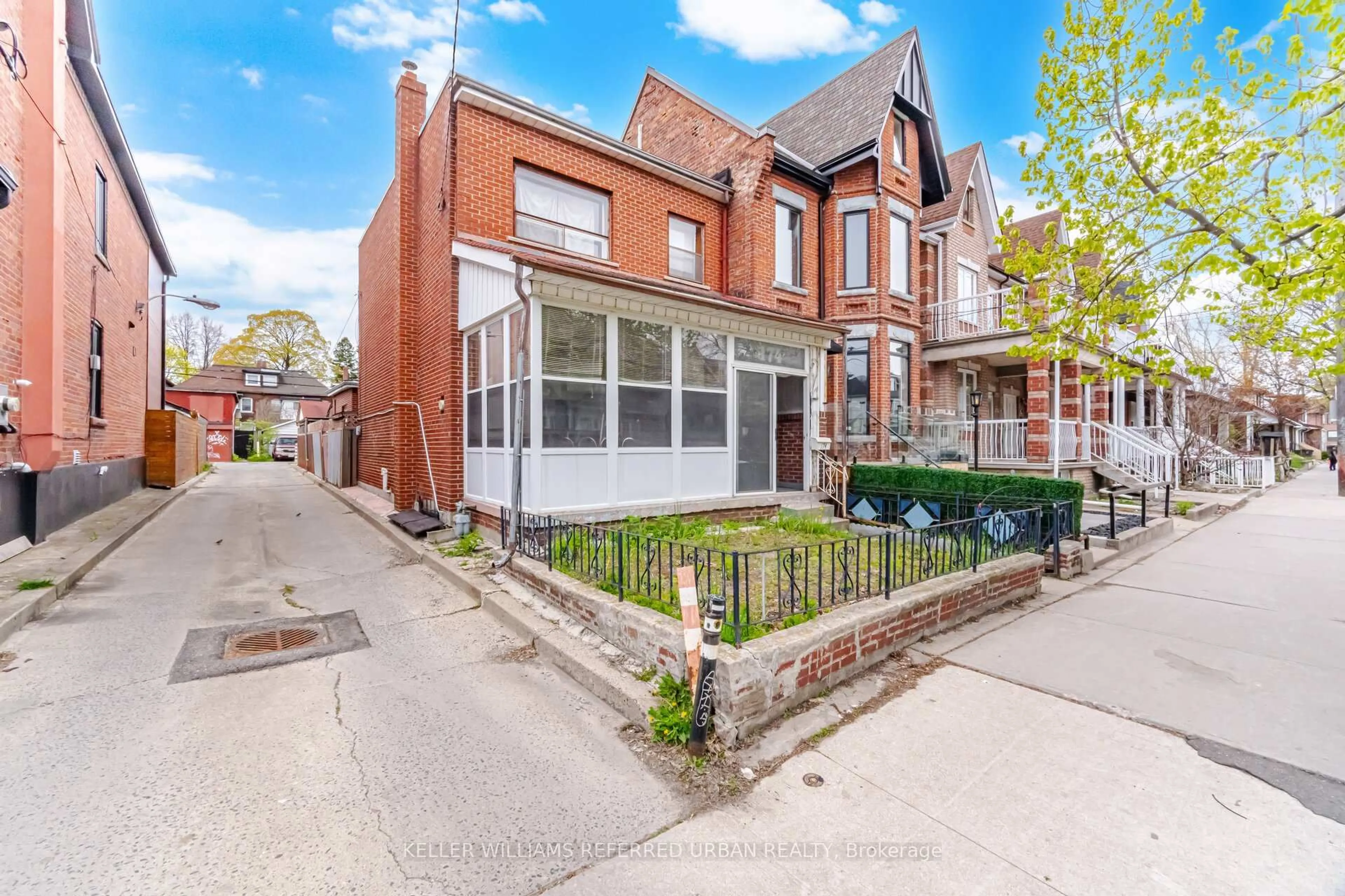 Home with brick exterior material, street for 174 Lansdowne Ave, Toronto Ontario M6K 2V9
