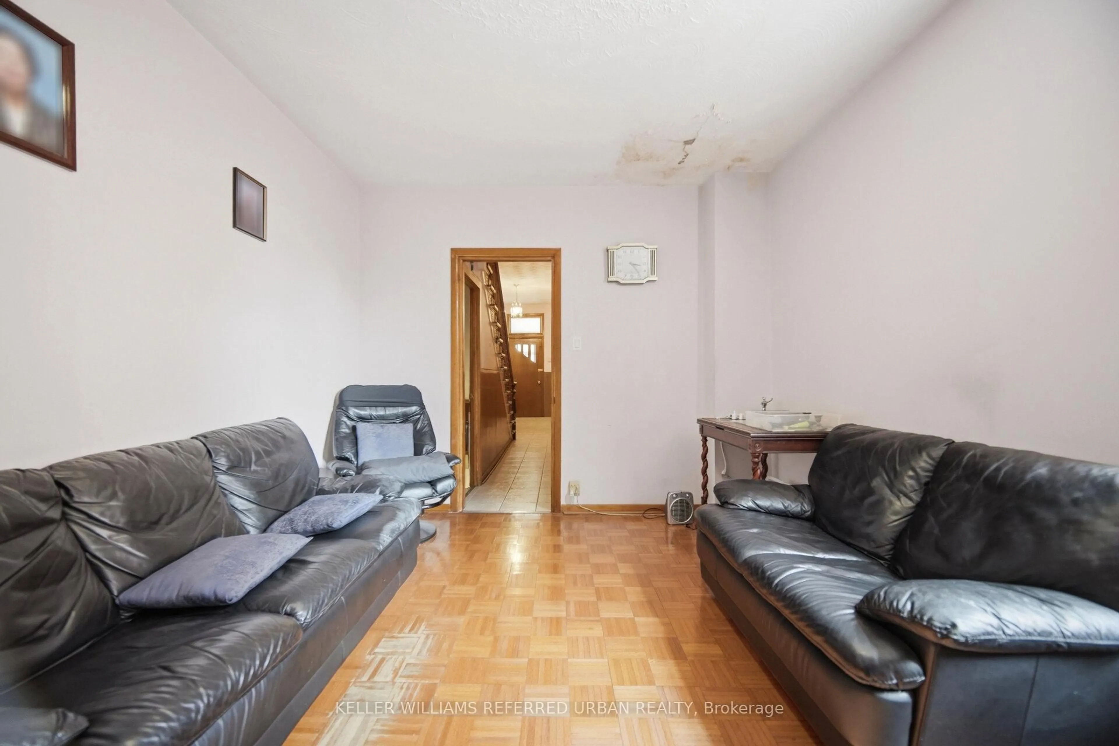Living room with furniture, unknown for 174 Lansdowne Ave, Toronto Ontario M6K 2V9