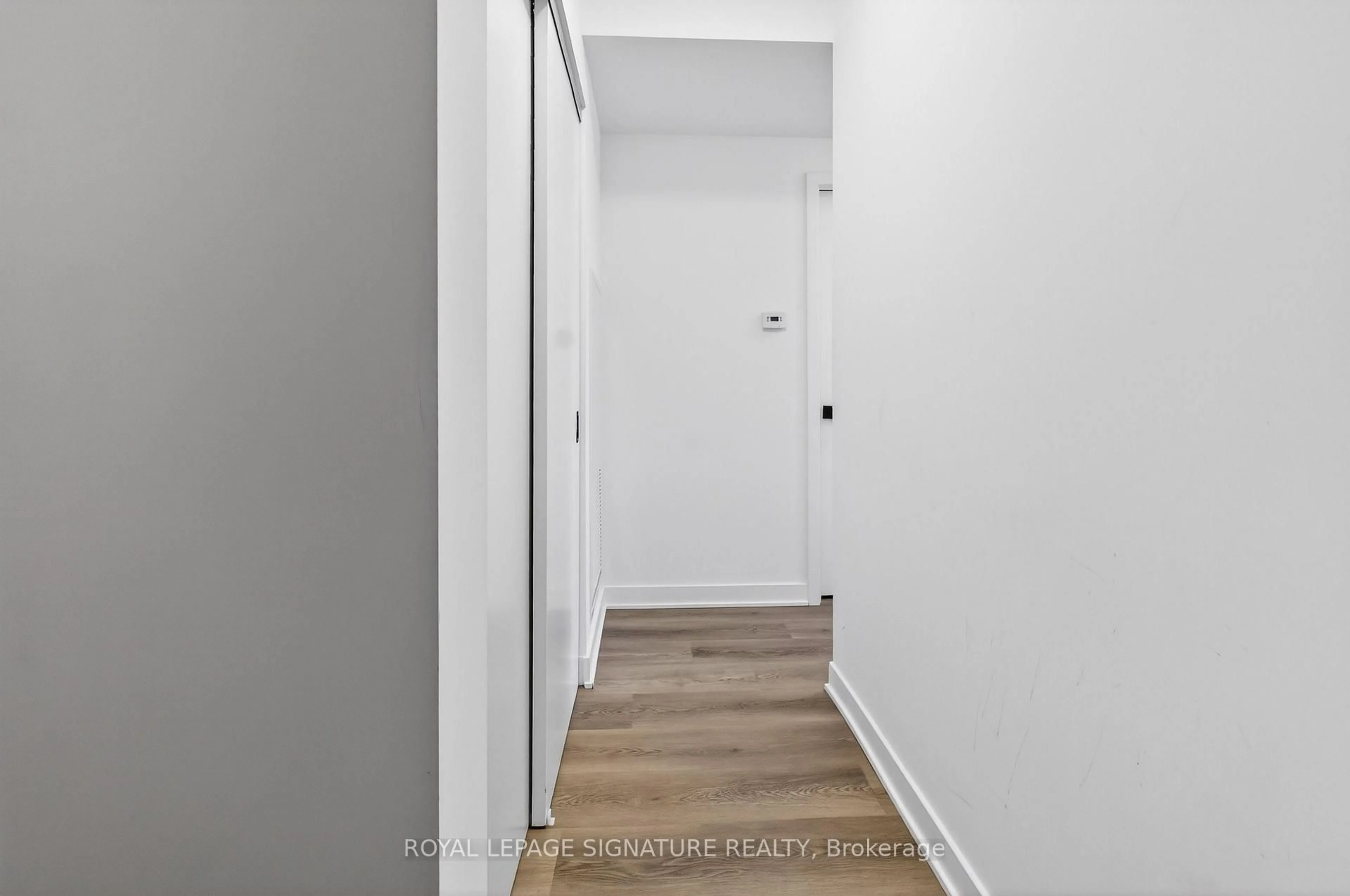 Indoor entryway for 36 Zorra St #2309, Toronto Ontario M8Z 0G5