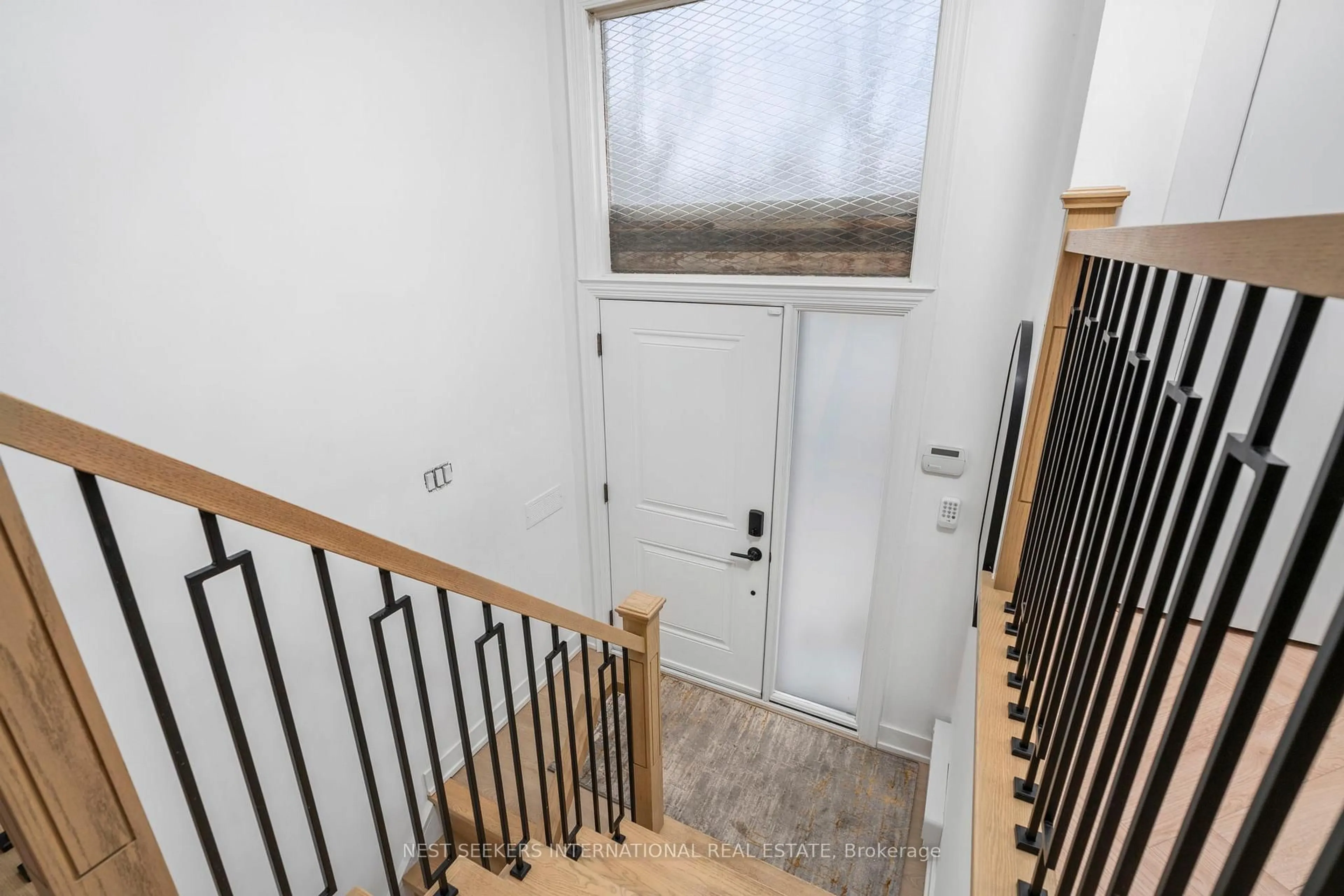 Stairs for 155 Plunkett Rd, Toronto Ontario M9L 2J7