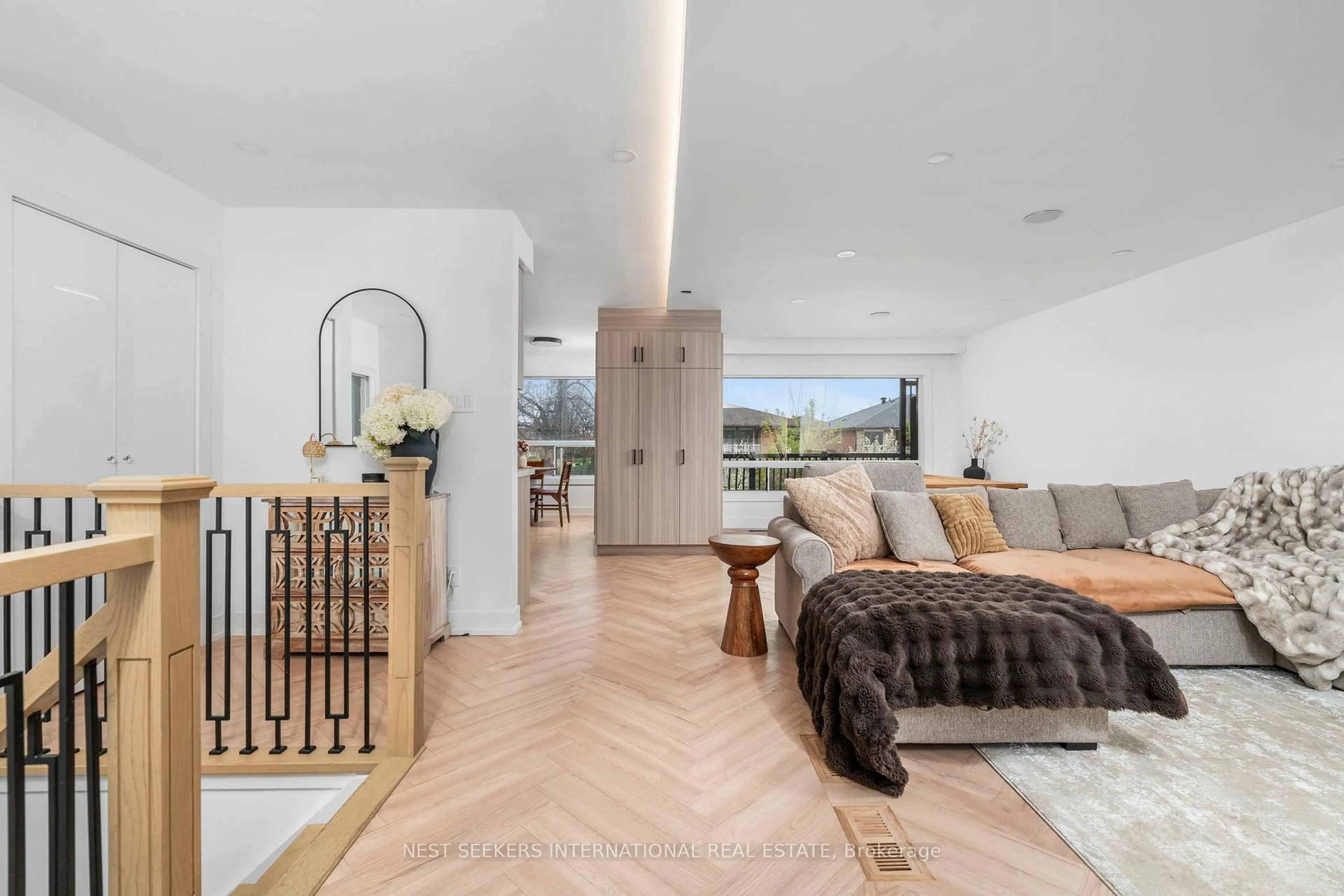 Unknown for 155 Plunkett Rd, Toronto Ontario M9L 2J7