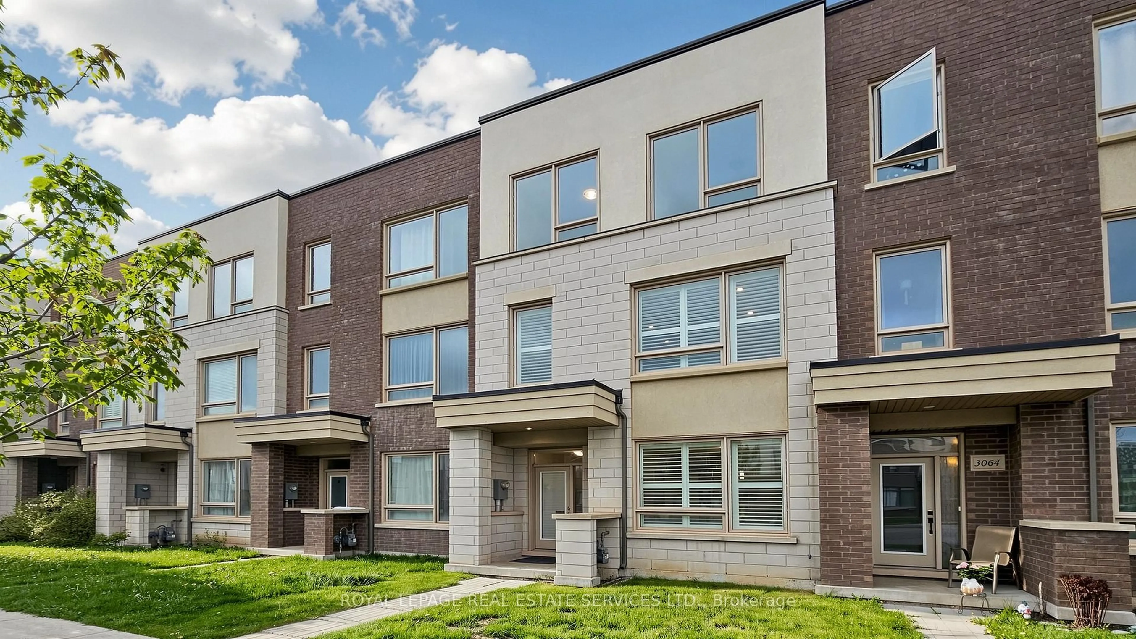 Home with brick exterior material, street for 3062 Ernest Appelbe Blvd, Oakville Ontario L6H 0L9