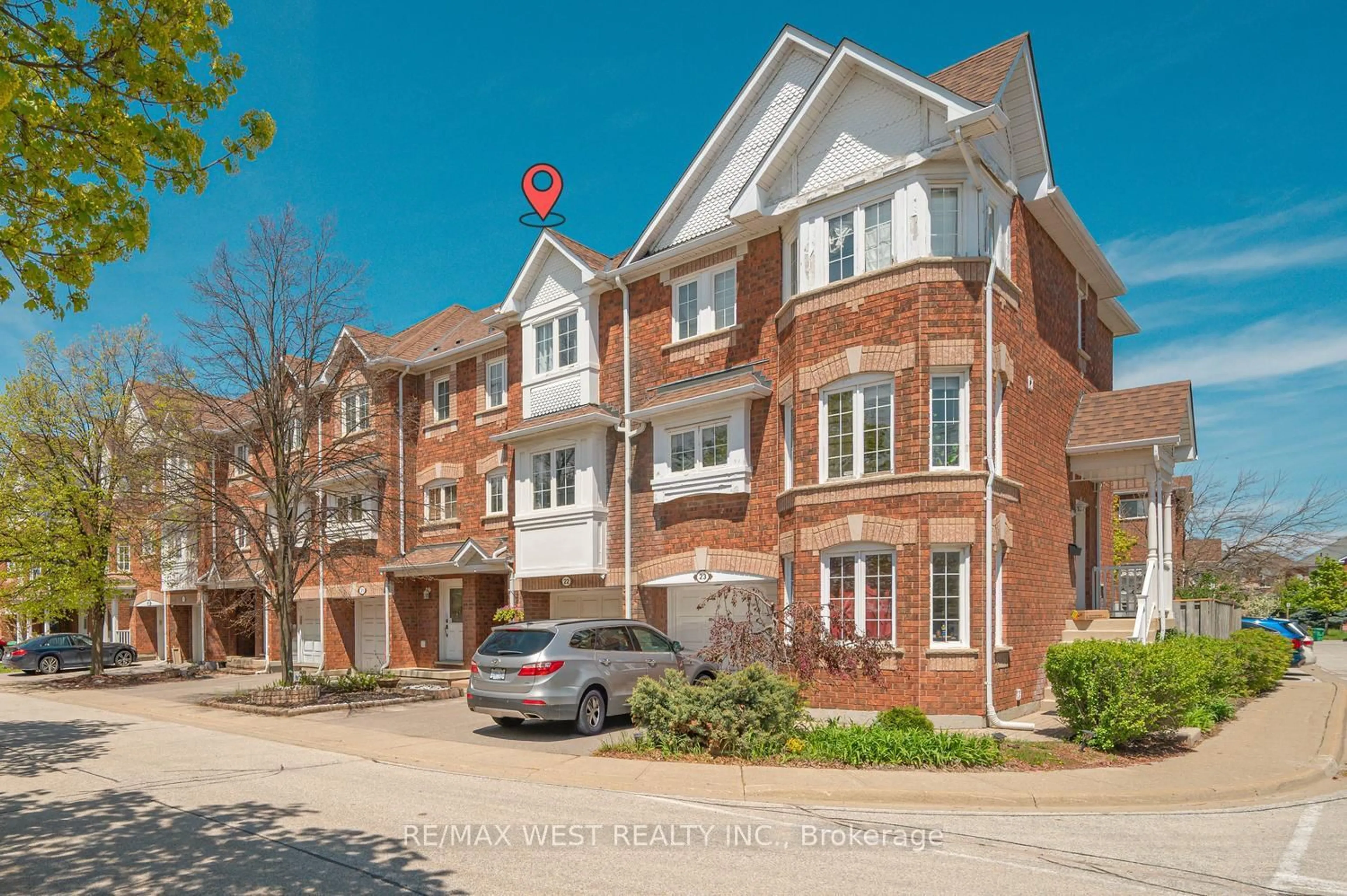 Home with brick exterior material, street for 6060 Snowy Owl Cres #22, Mississauga Ontario L5N 7K3