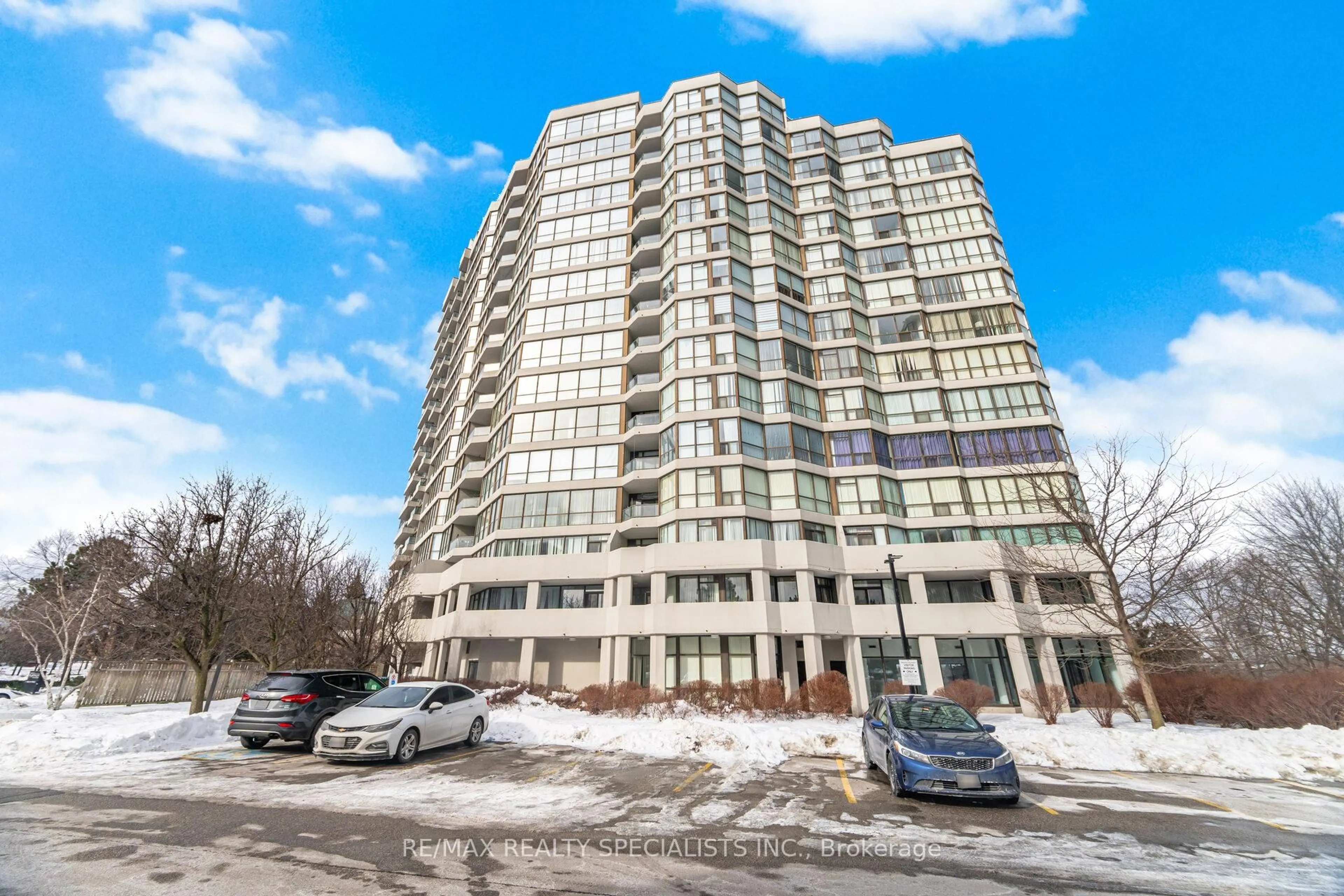 Indoor foyer for 1 Rowntree Rd #611, Toronto Ontario M9V 5G7