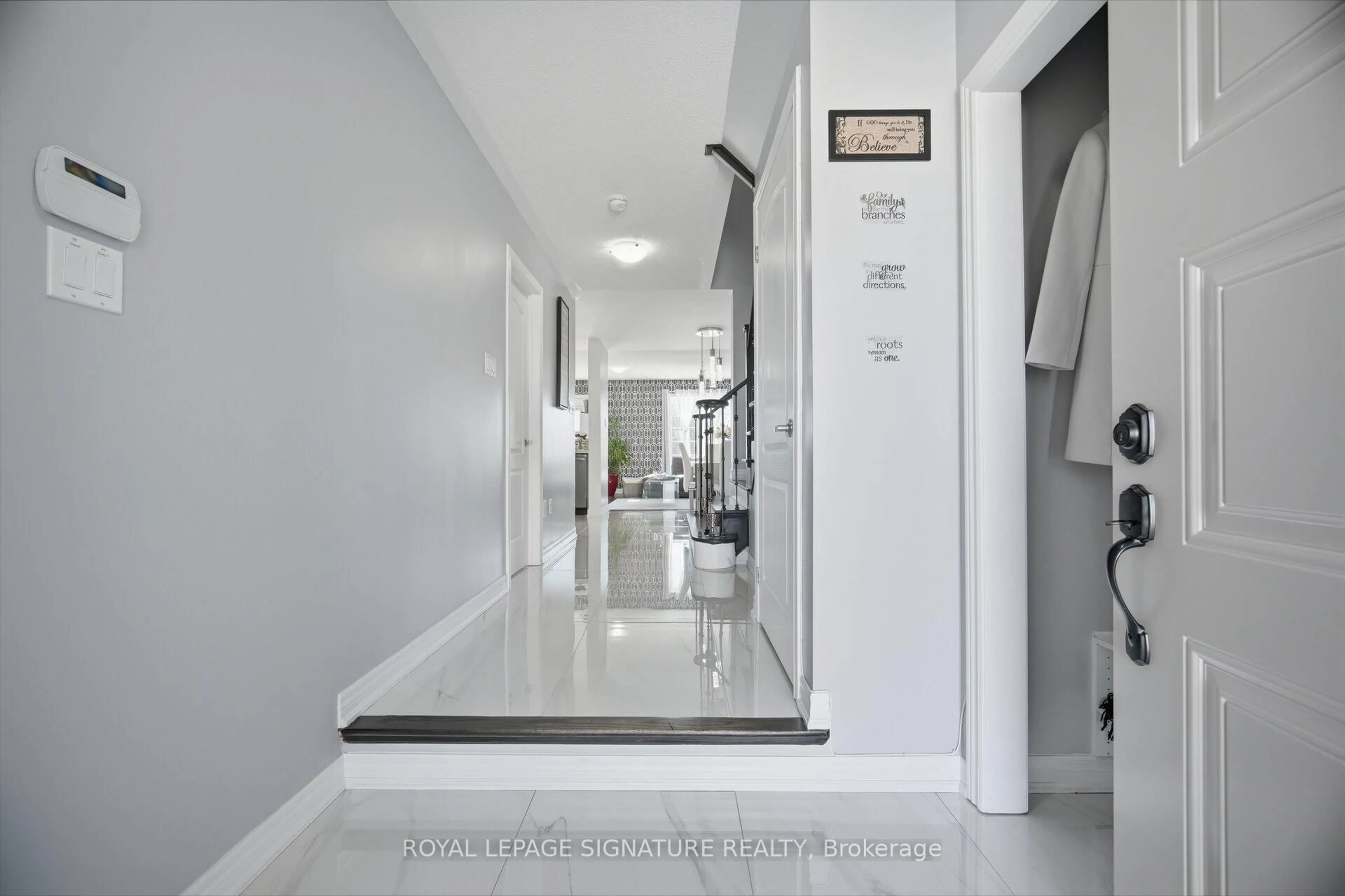 Indoor entryway for 7 Cedarbrook Rd, Brampton Ontario L6R 0W7