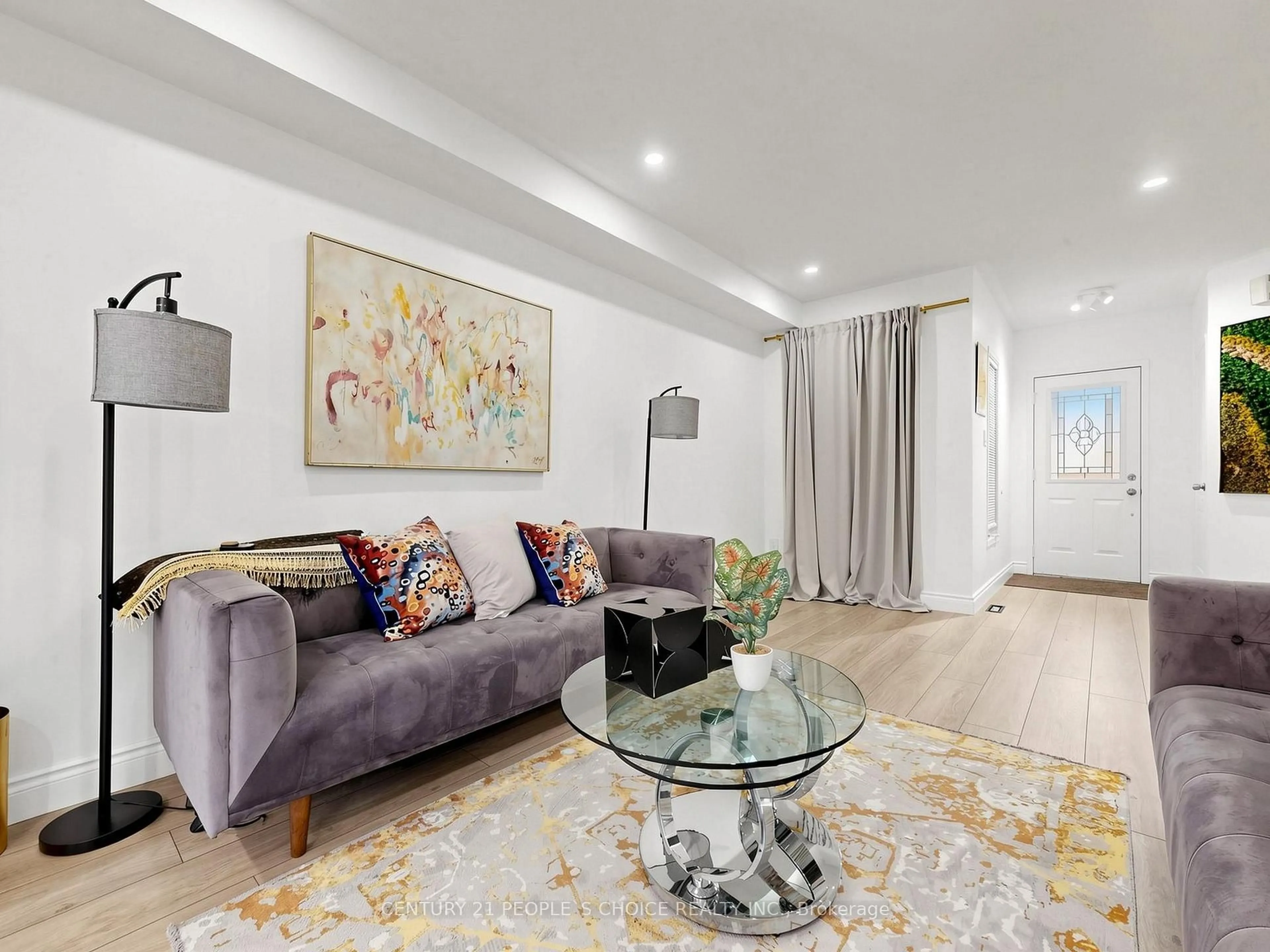 Living room with furniture, unknown for 1327 Killaby Dr, Mississauga Ontario L5V 2C3