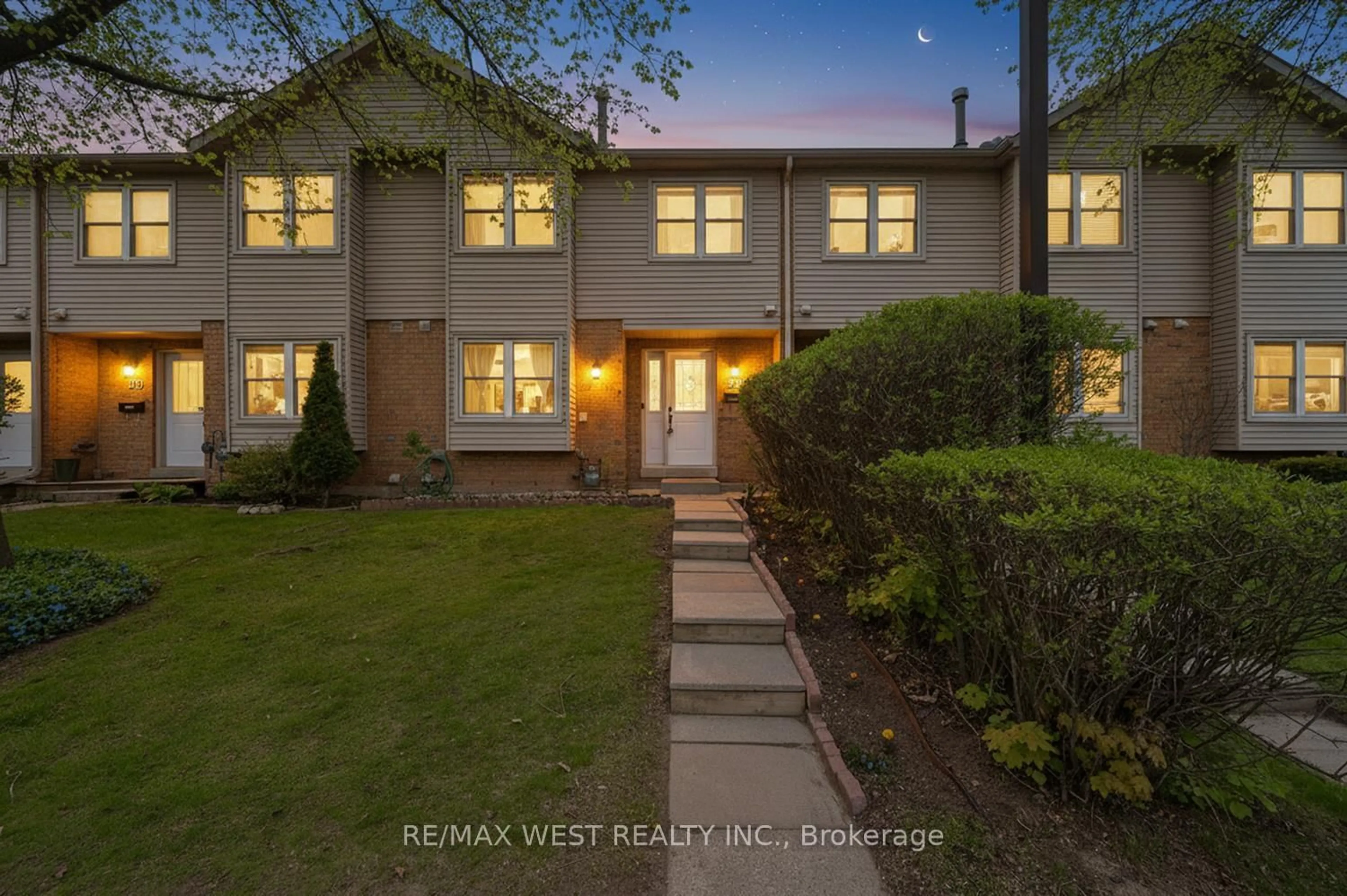Unknown for 2065 Amherst Heights Crt #38, Burlington Ontario L7P 4R7