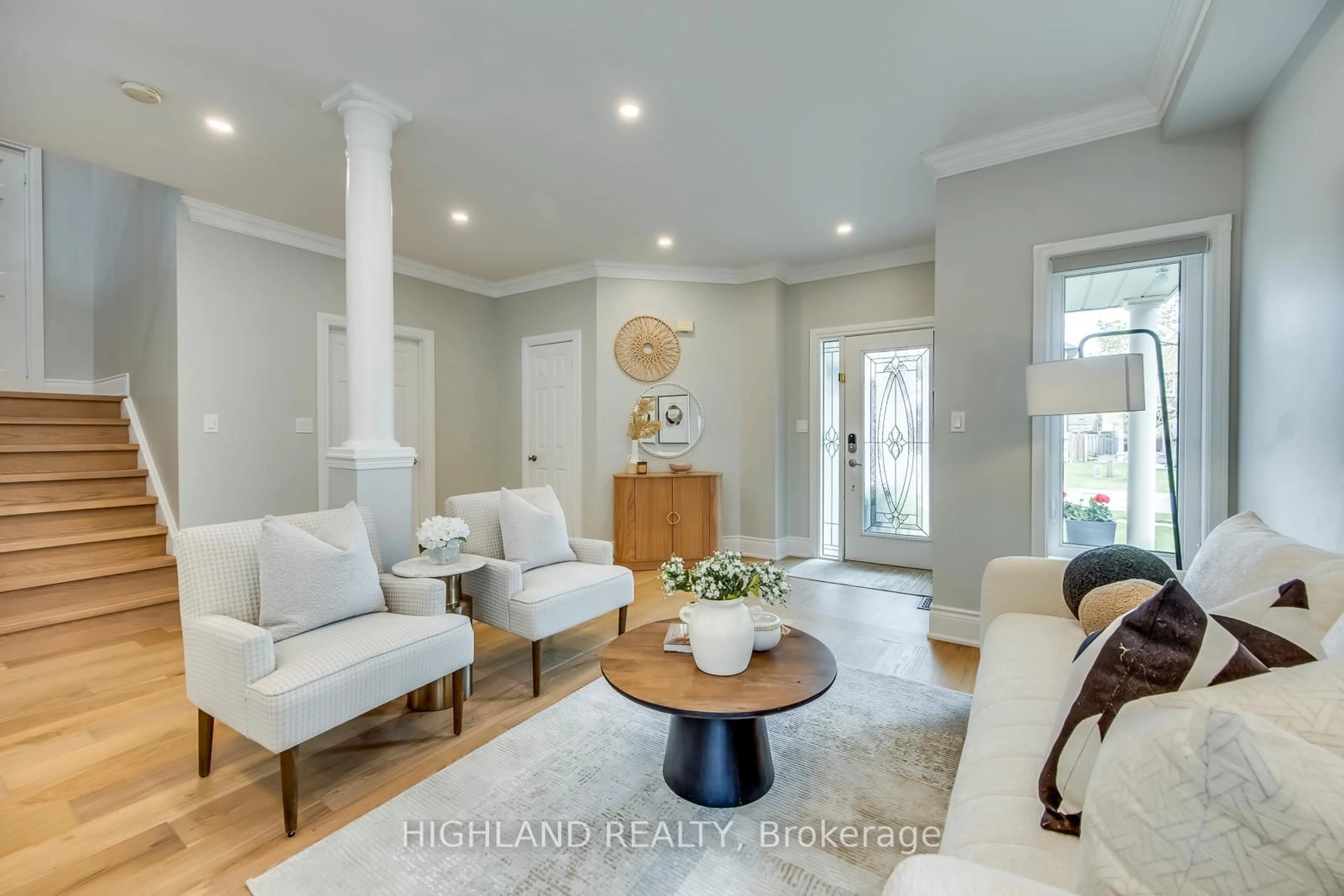 Living room with furniture, unknown for 2458 NICHOLS Dr, Oakville Ontario L6H 6Y5