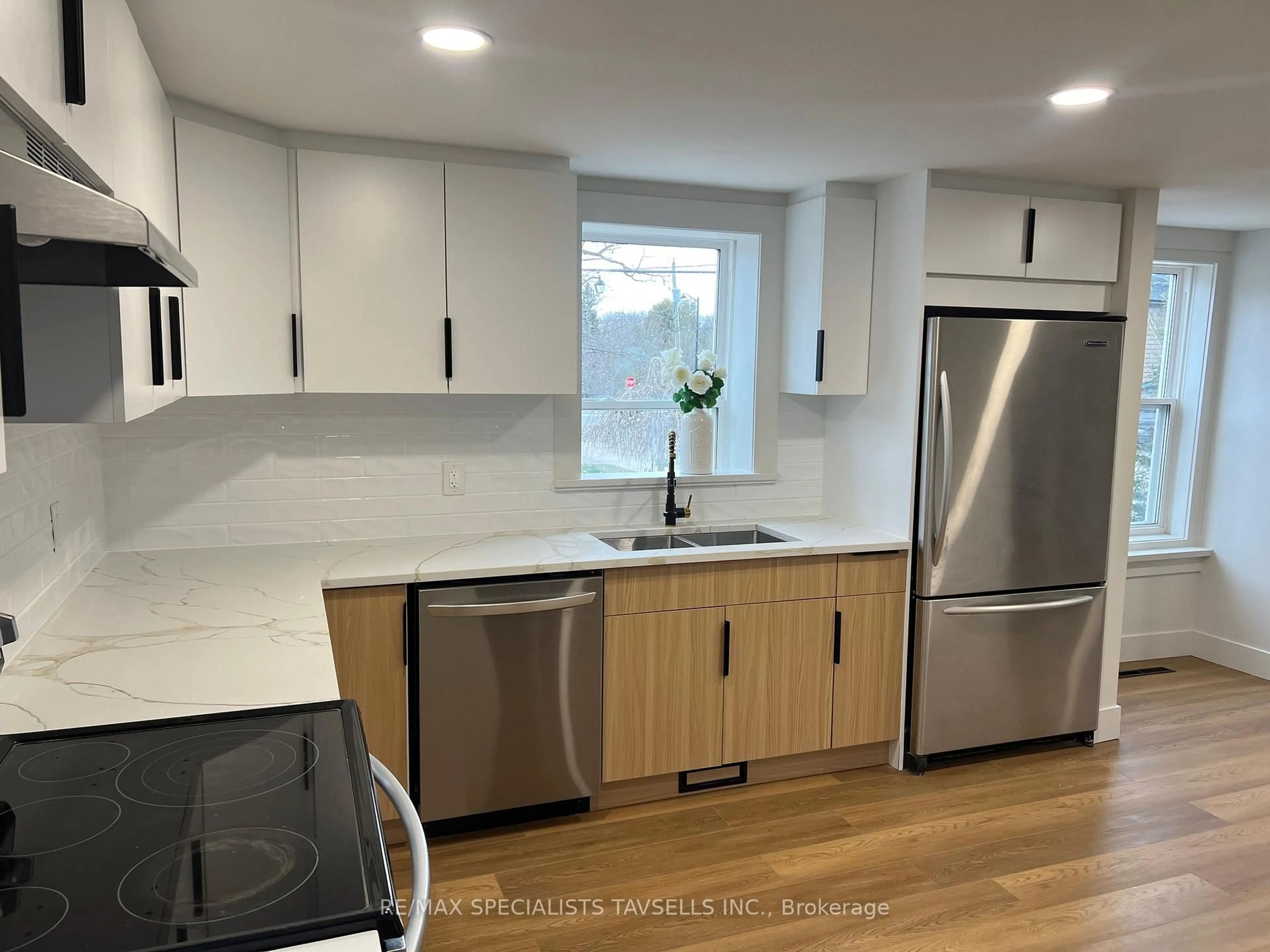 Open concept kitchen, unknown for 19774 Main St, Caledon Ontario L7K 0C5
