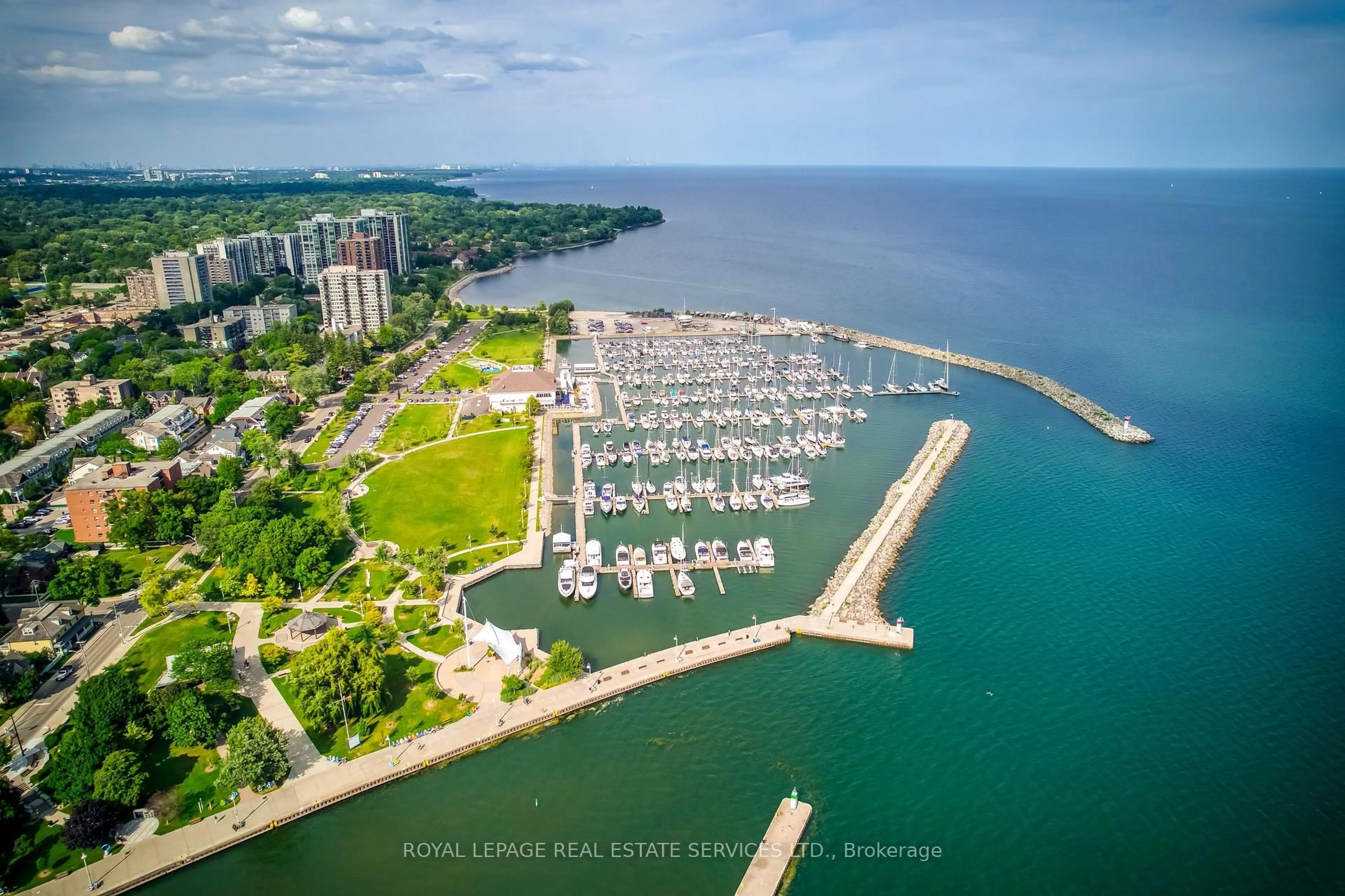 A pic from outside/outdoor area/front of a property/back of a property/a pic from drone, water/lake/river/ocean view for 11 Bronte Rd #427, Oakville Ontario L6L 0E1