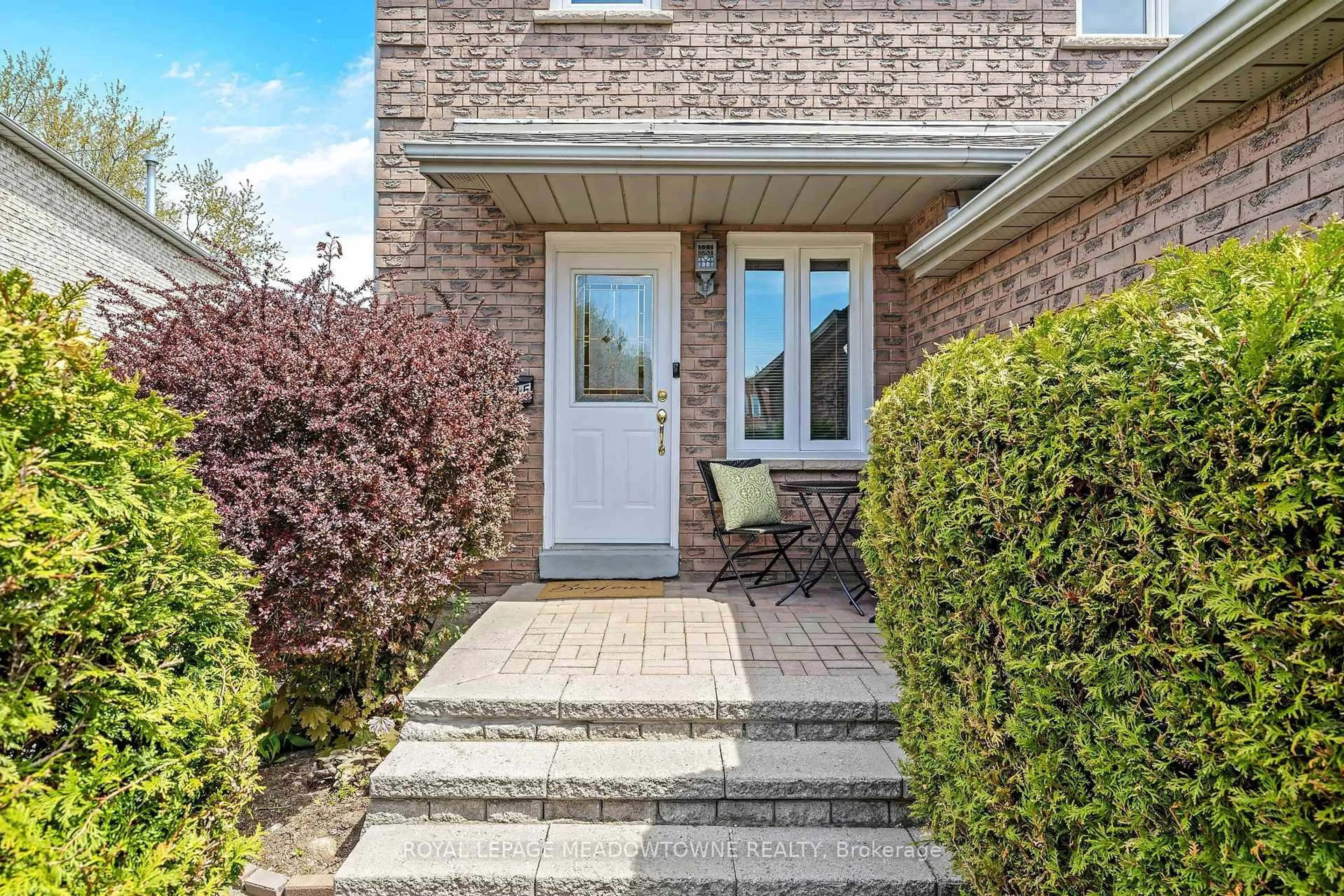 Unknown for 15 Mull Gate, Halton Hills Ontario L7G 5J6