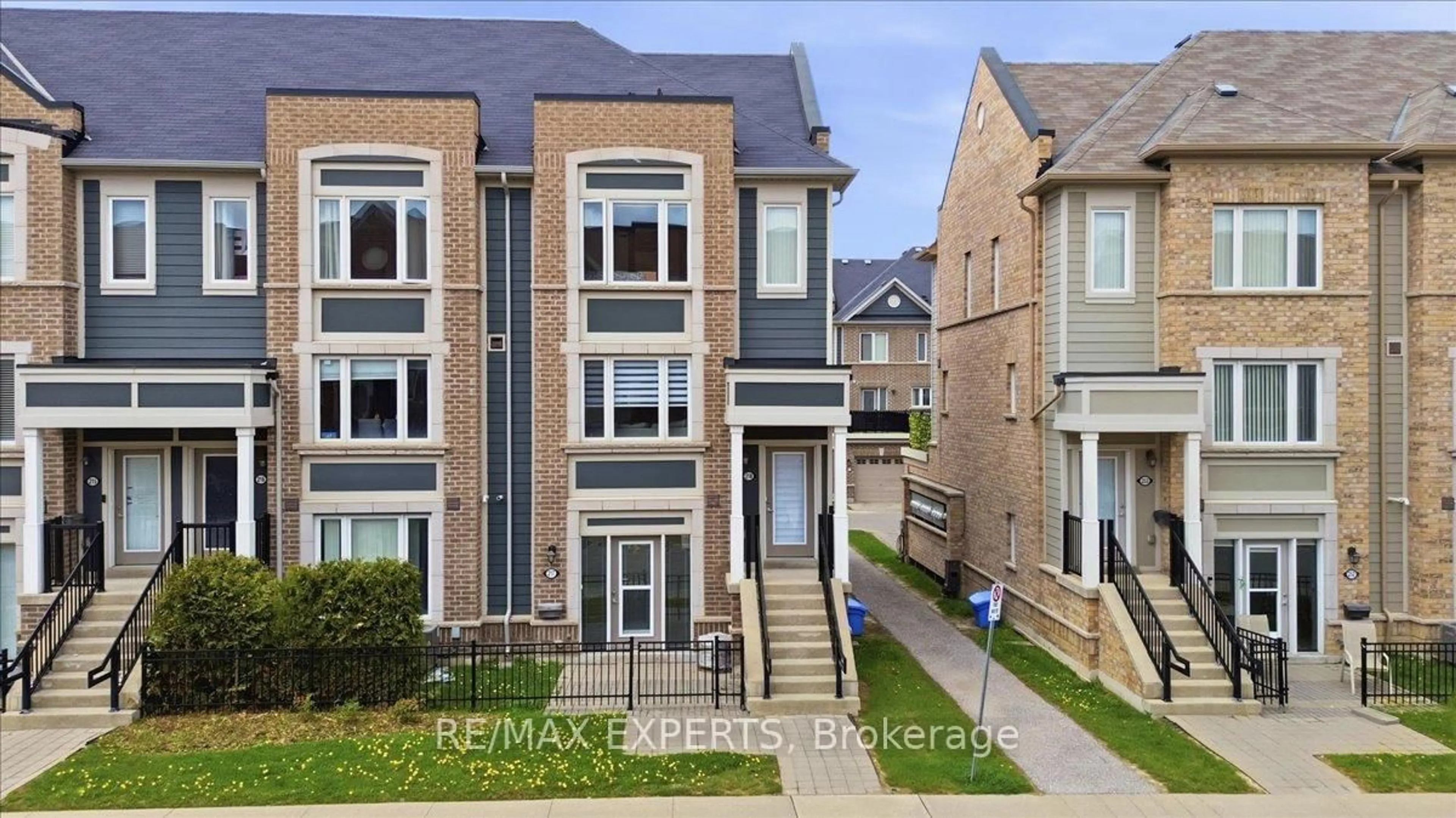 A pic from outside/outdoor area/front of a property/back of a property/a pic from drone, street for 250 Sunny Meadow Blvd #218, Brampton Ontario L6R 3Y7