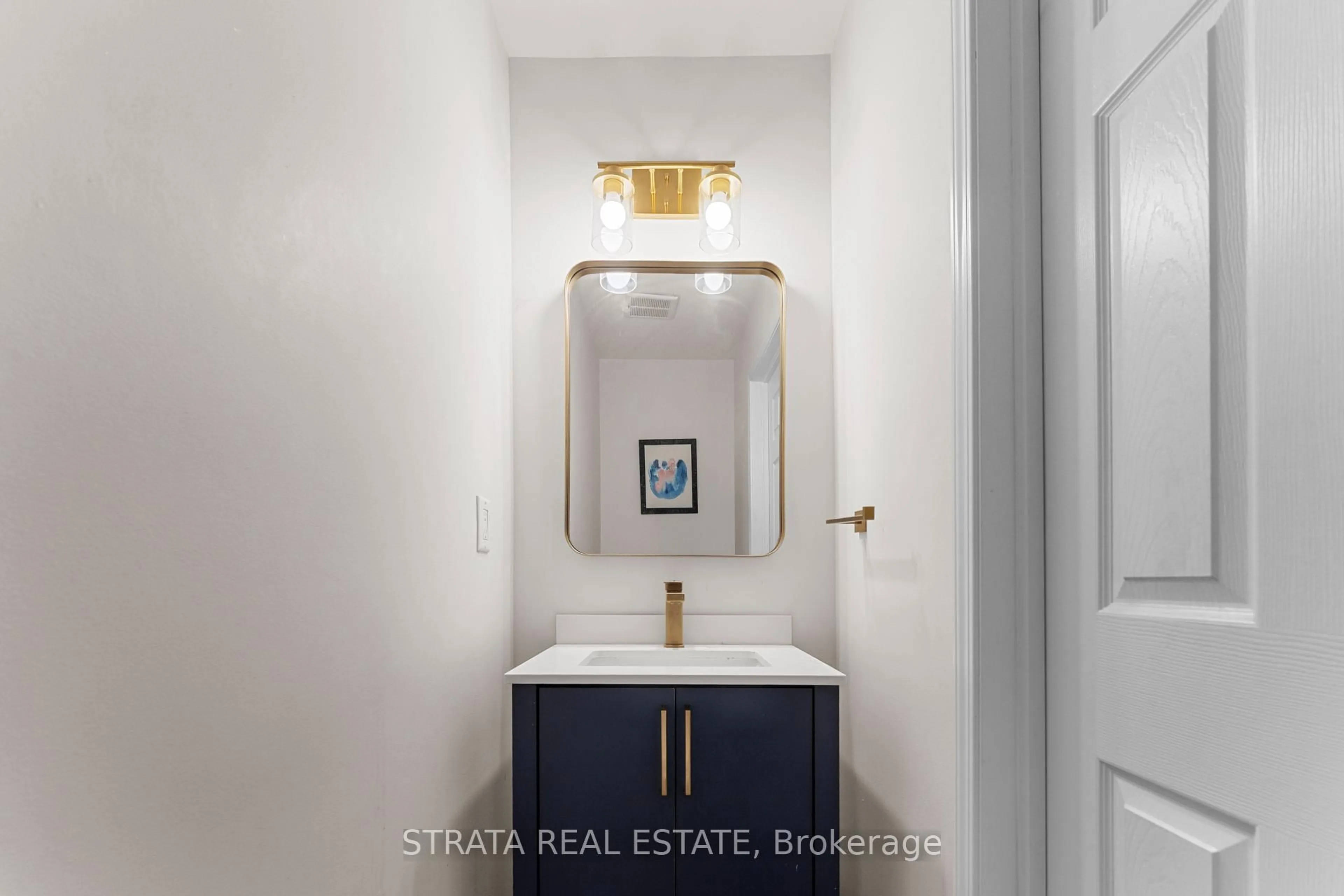 Standard bathroom, ceramic/tile floor for 358 Laundon Terr, Milton Ontario L9T 7N9