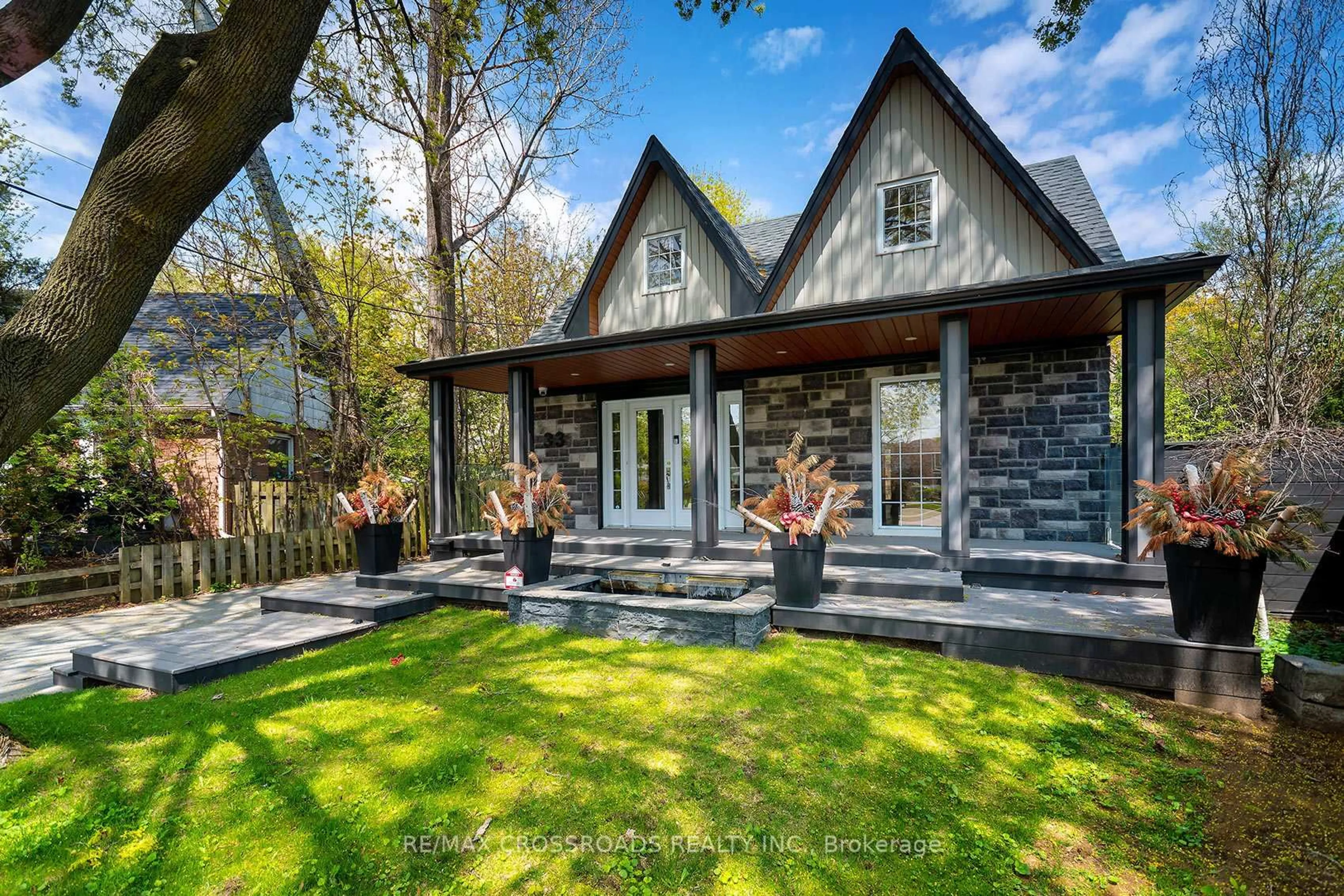 Home with brick exterior material, street for 33 Norfolk Ave, Toronto Ontario M8W 4T6