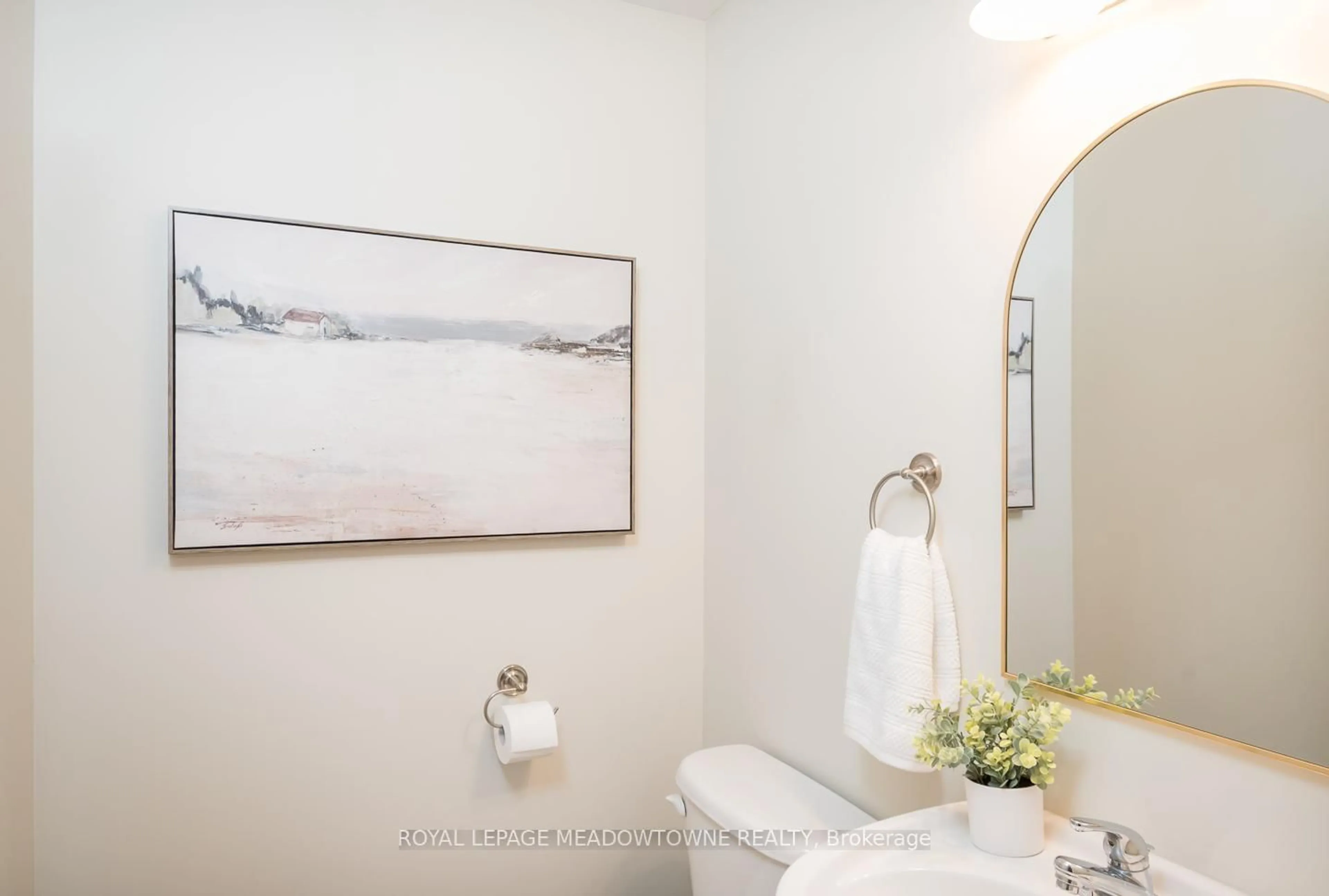 Standard bathroom, ceramic/tile floor for 292 Mcdougall Cross, Milton Ontario L9T 0N6