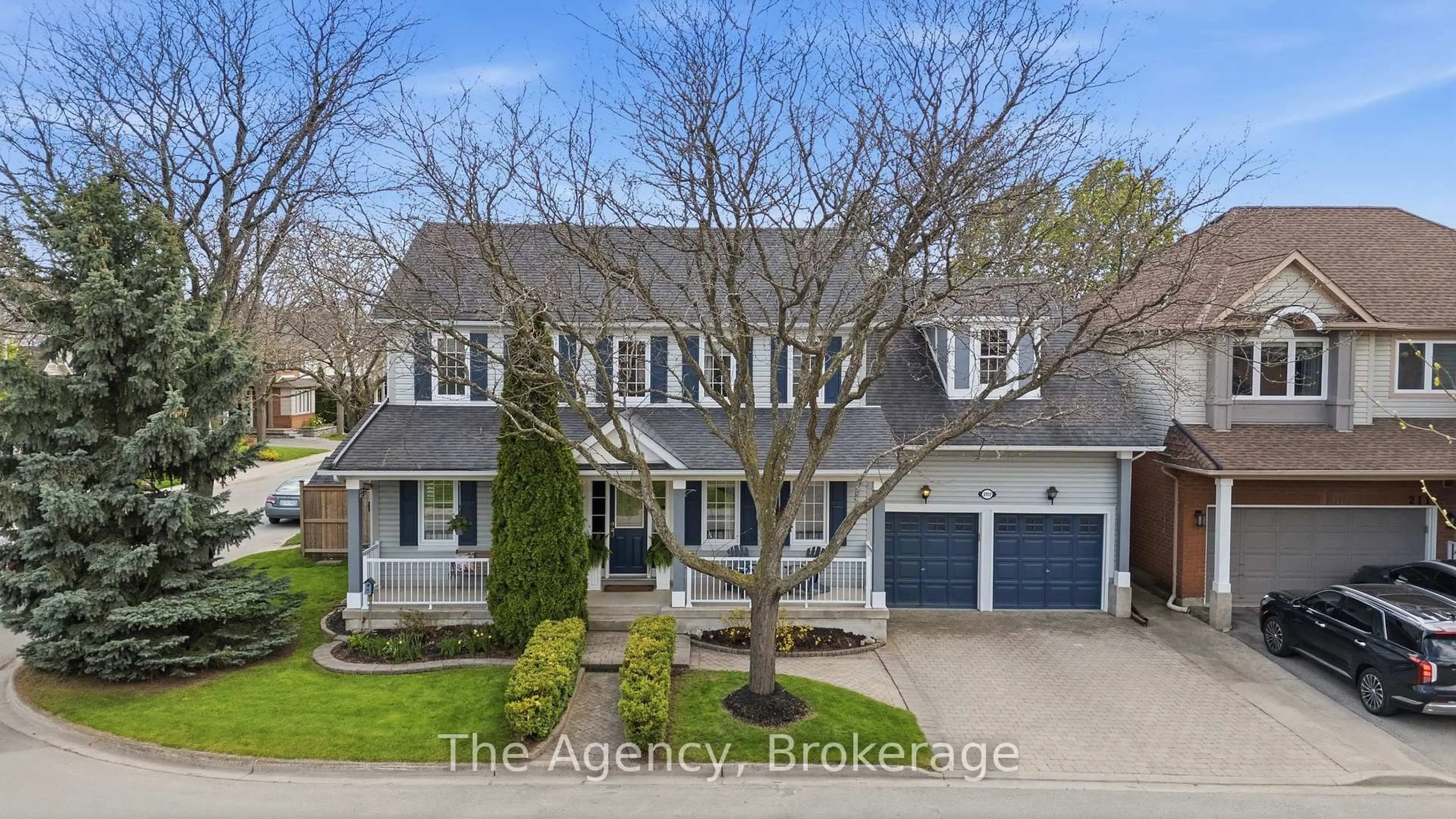 A pic from outside/outdoor area/front of a property/back of a property/a pic from drone, street for 2112 Novis Way, Burlington Ontario L7L 6M7