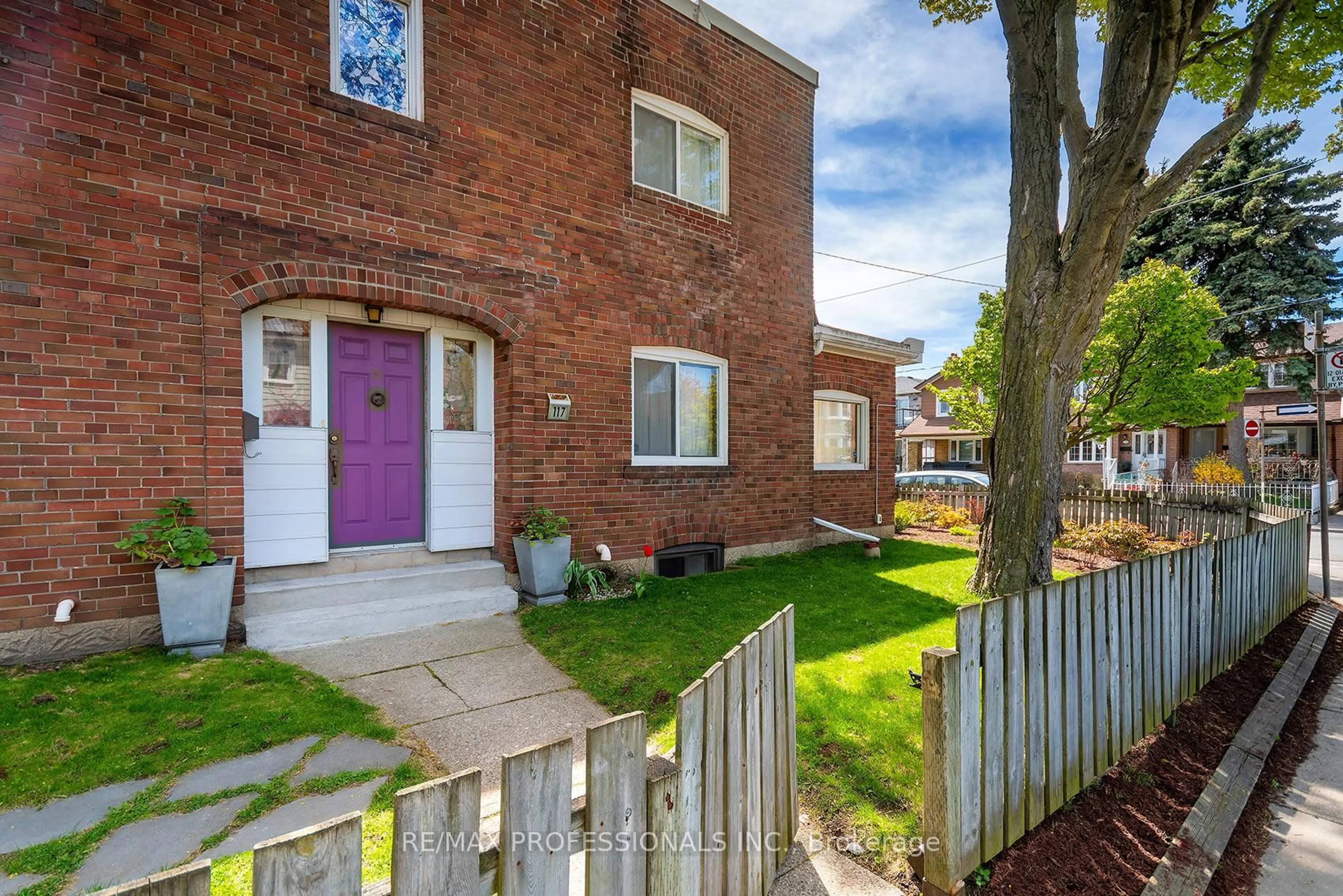 Home with brick exterior material, street for 117 Boon Ave, Toronto Ontario M6E 3Z4