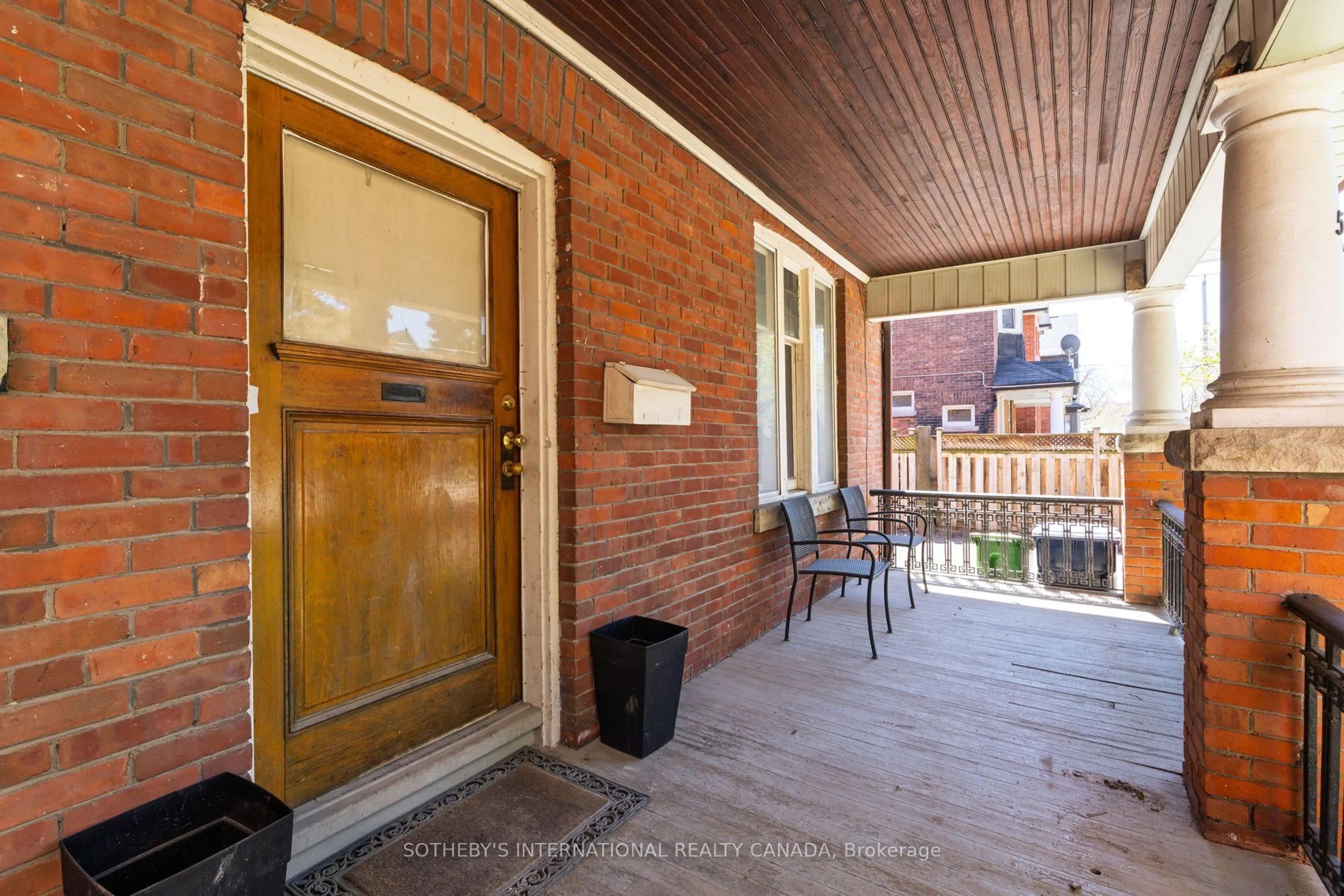 Unknown for 579 Indian Rd, Toronto Ontario M6P 2C3
