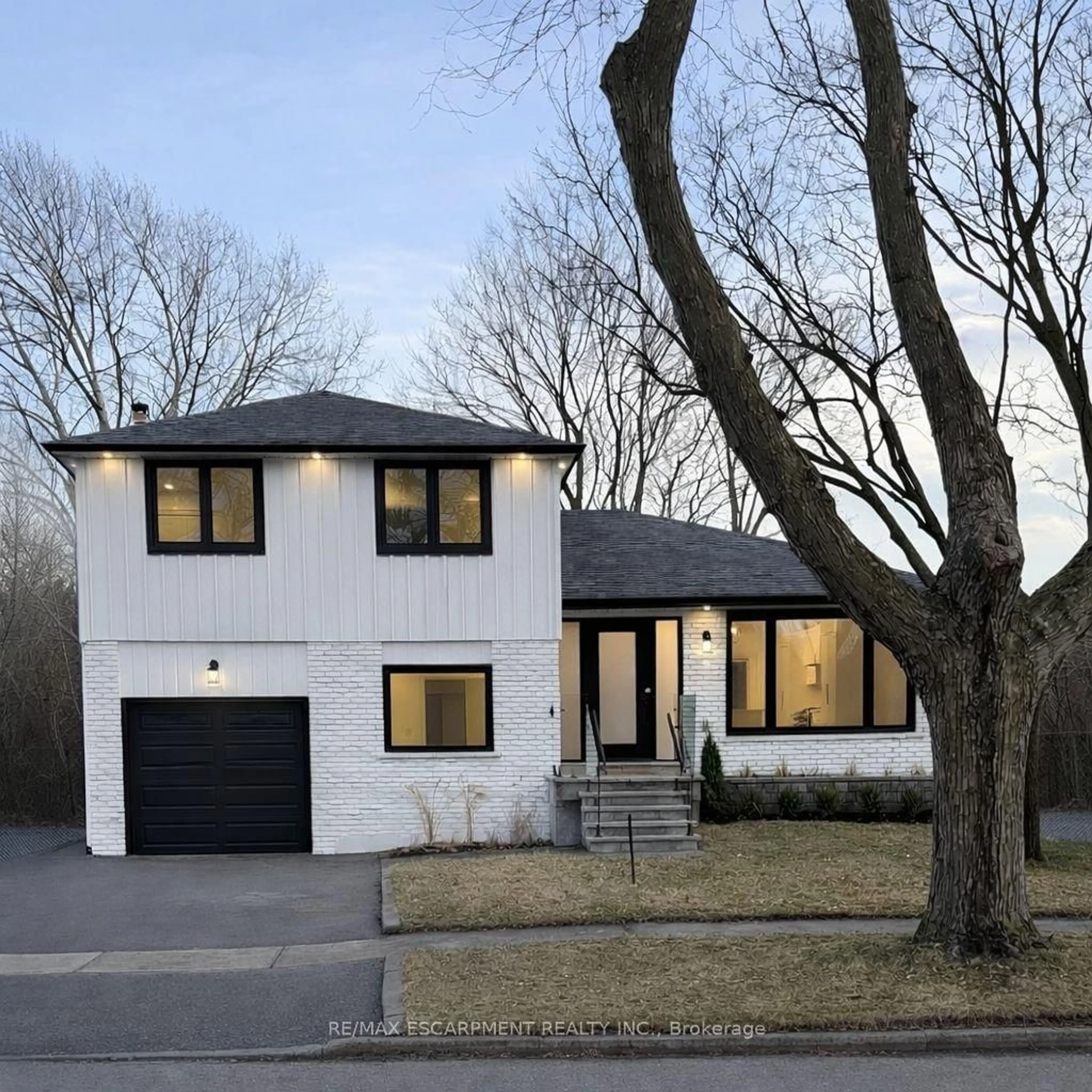Home with brick exterior material, street for 2276 Wyandotte Dr, Oakville Ontario L6L 2T5