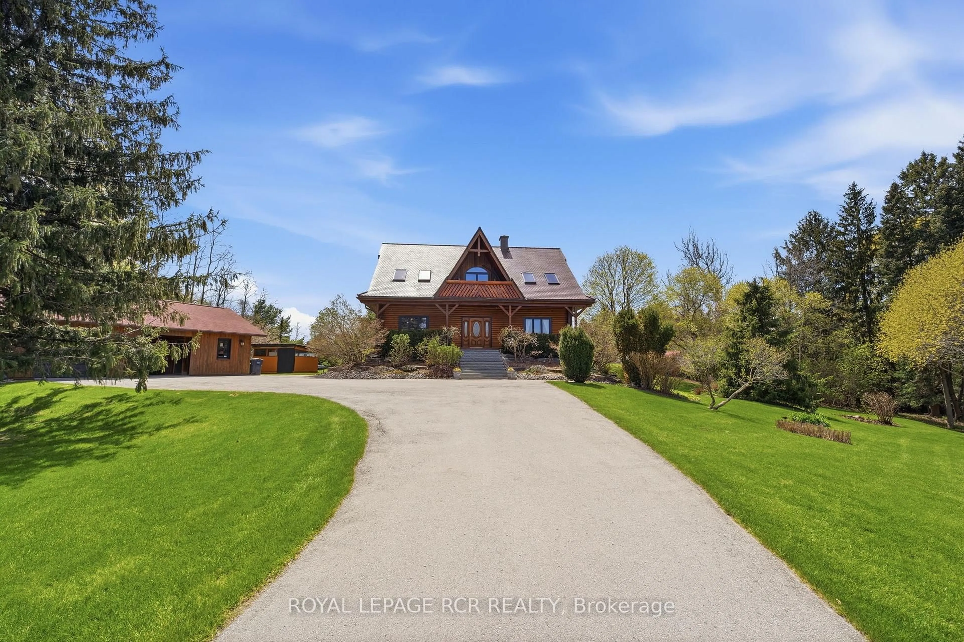 A pic from outside/outdoor area/front of a property/back of a property/a pic from drone, mountain view for 17270 Regional Road 50 Rd, Caledon Ontario L7E 0L1