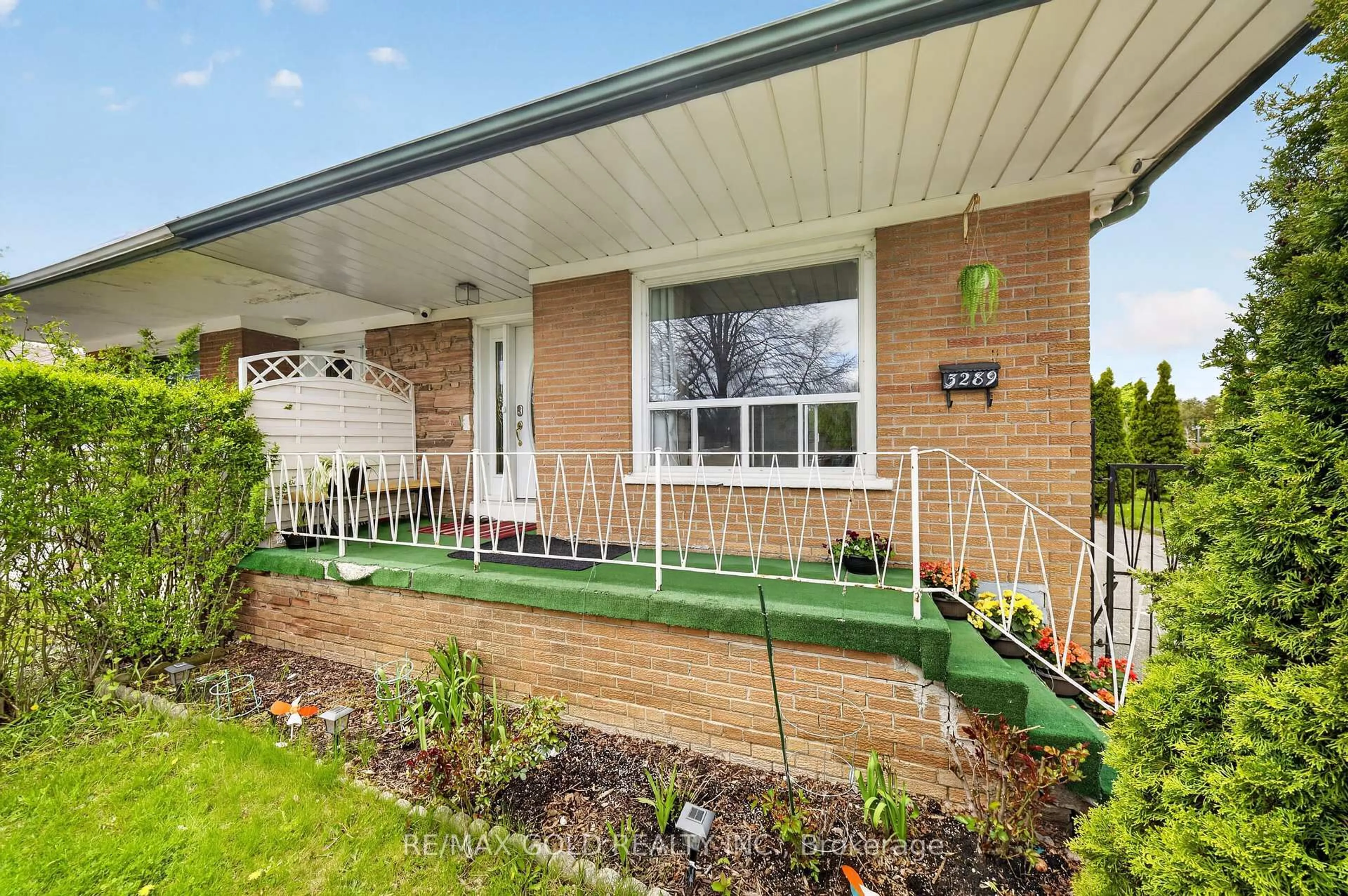 Home with brick exterior material, street for 3289 Victory Cres, Mississauga Ontario L4T 1M1