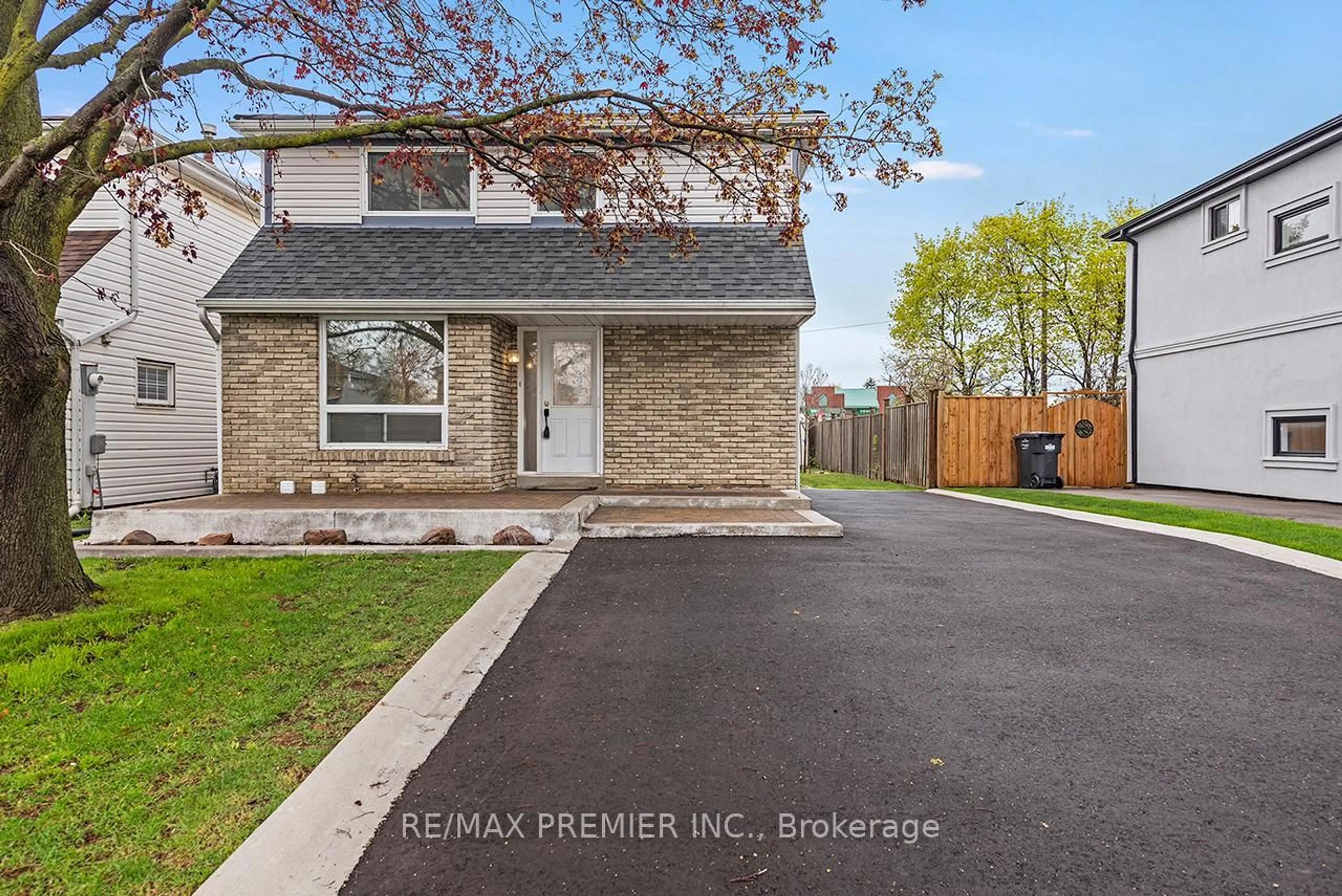 Home with brick exterior material, street for 261 Leavens Crt, Caledon Ontario L7E 2A8