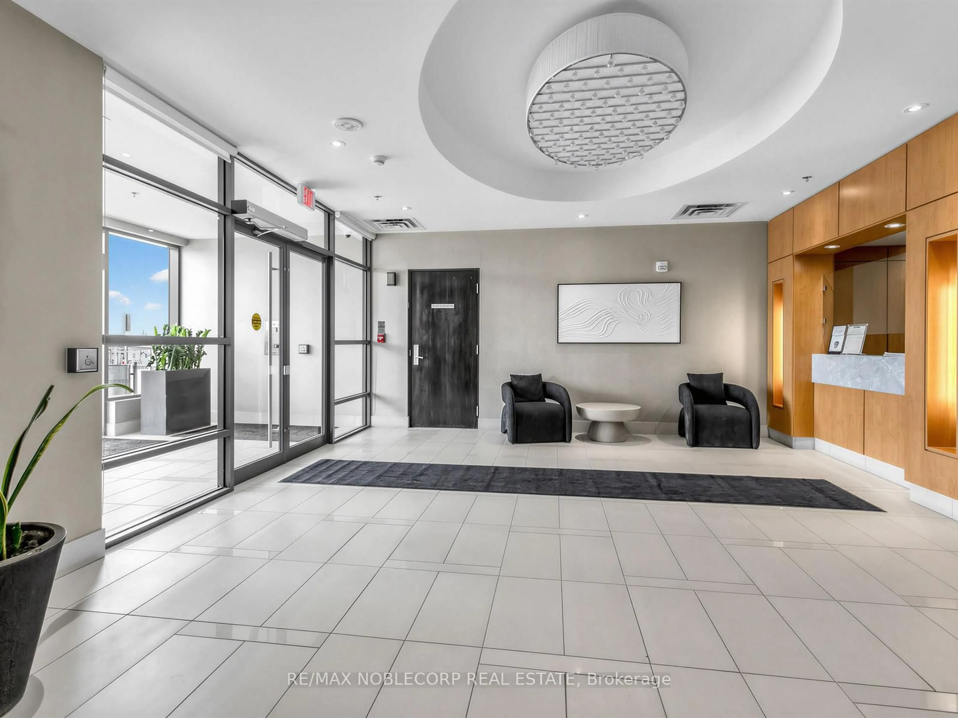 Indoor foyer for 840 QUEENS PLATE Dr #1705, Toronto Ontario M9W 0E7
