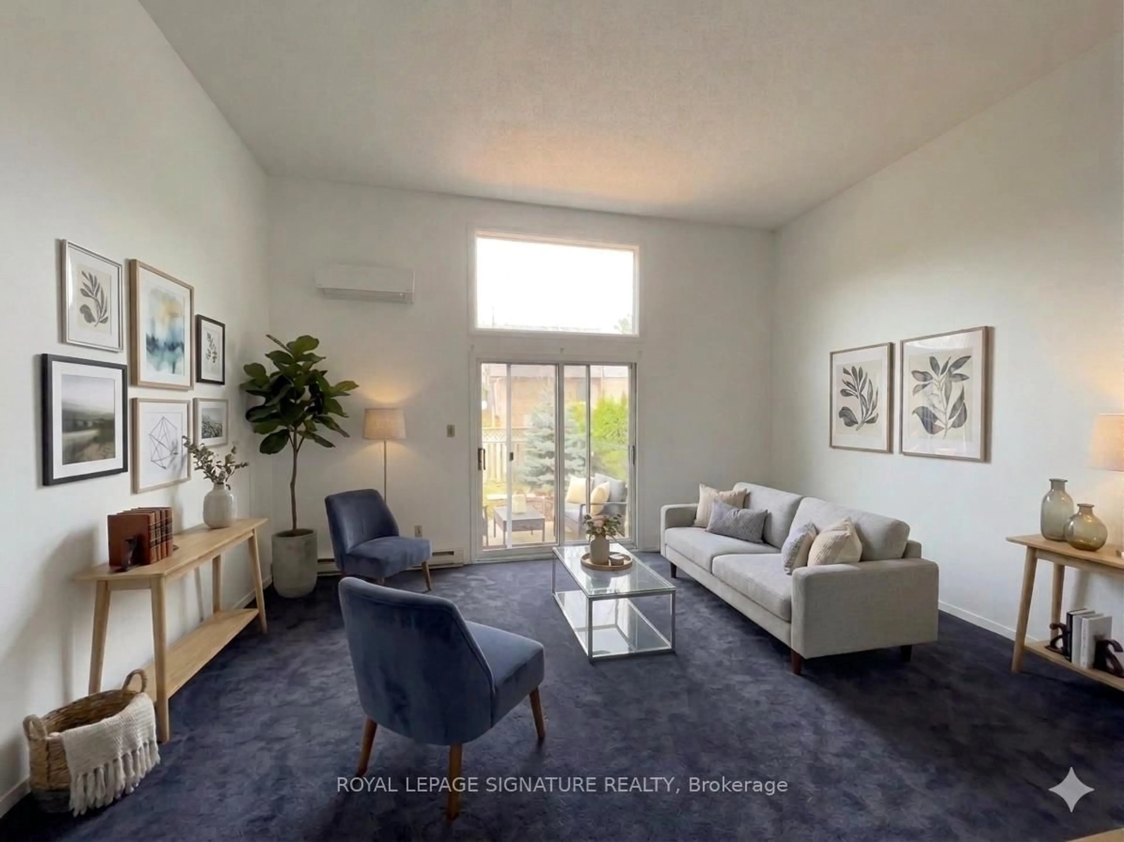 Living room with furniture, unknown for 6860 Glen Erin Dr #33, Mississauga Ontario L5N 2E1