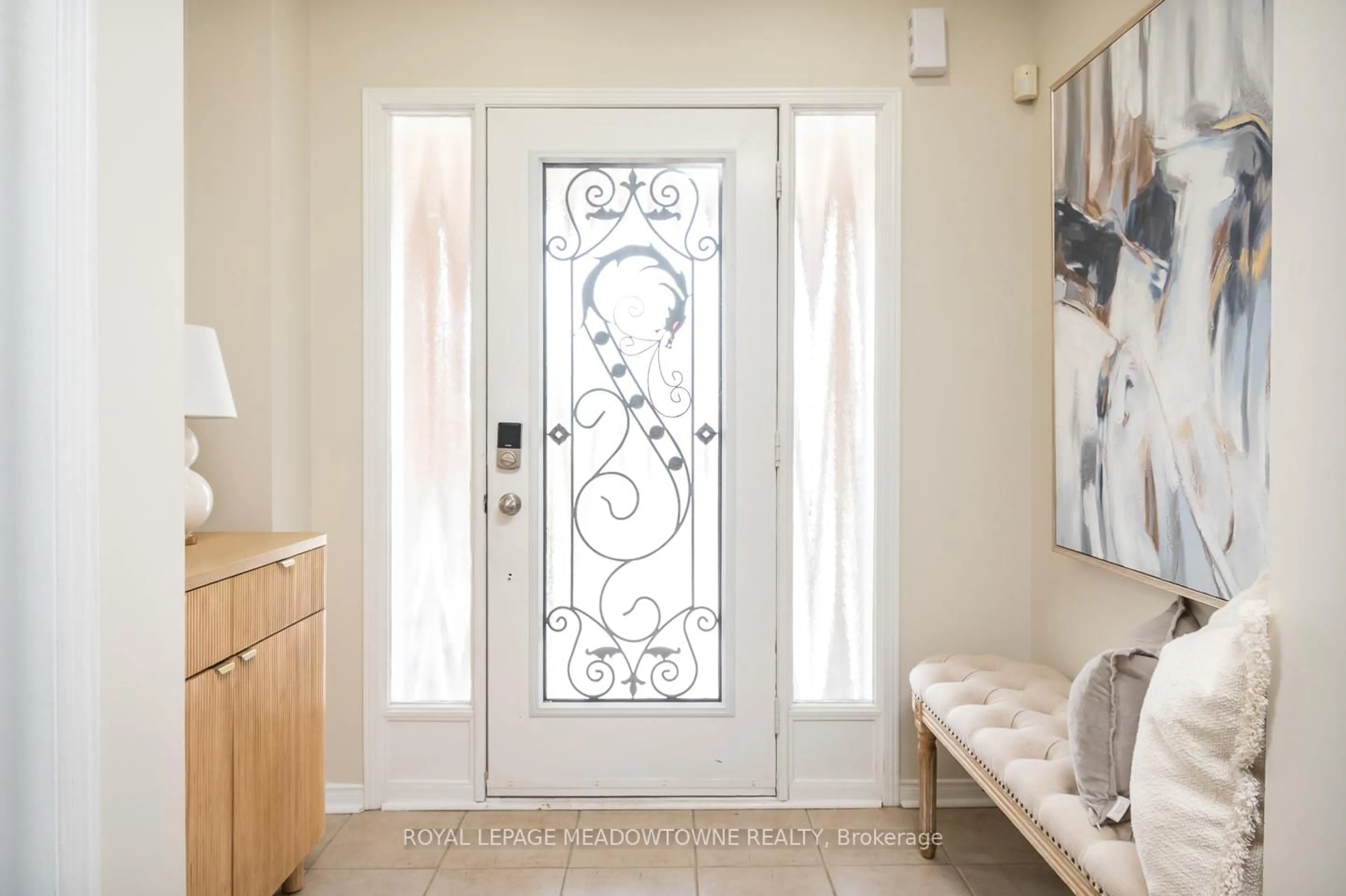 Indoor entryway for 779 Gleeson Rd, Milton Ontario L9T 0C1