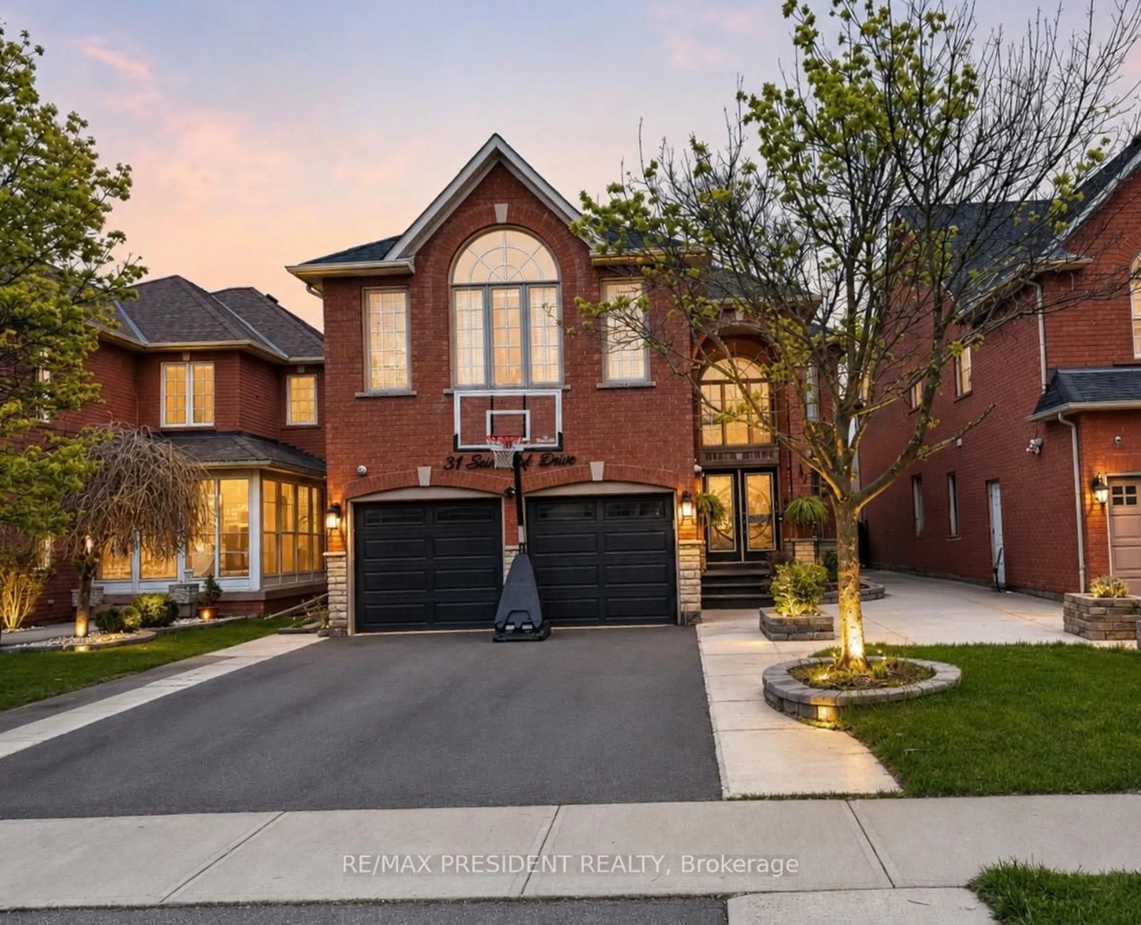 Home with brick exterior material, street for 31 Southbend Dr, Brampton Ontario L7A 1K5