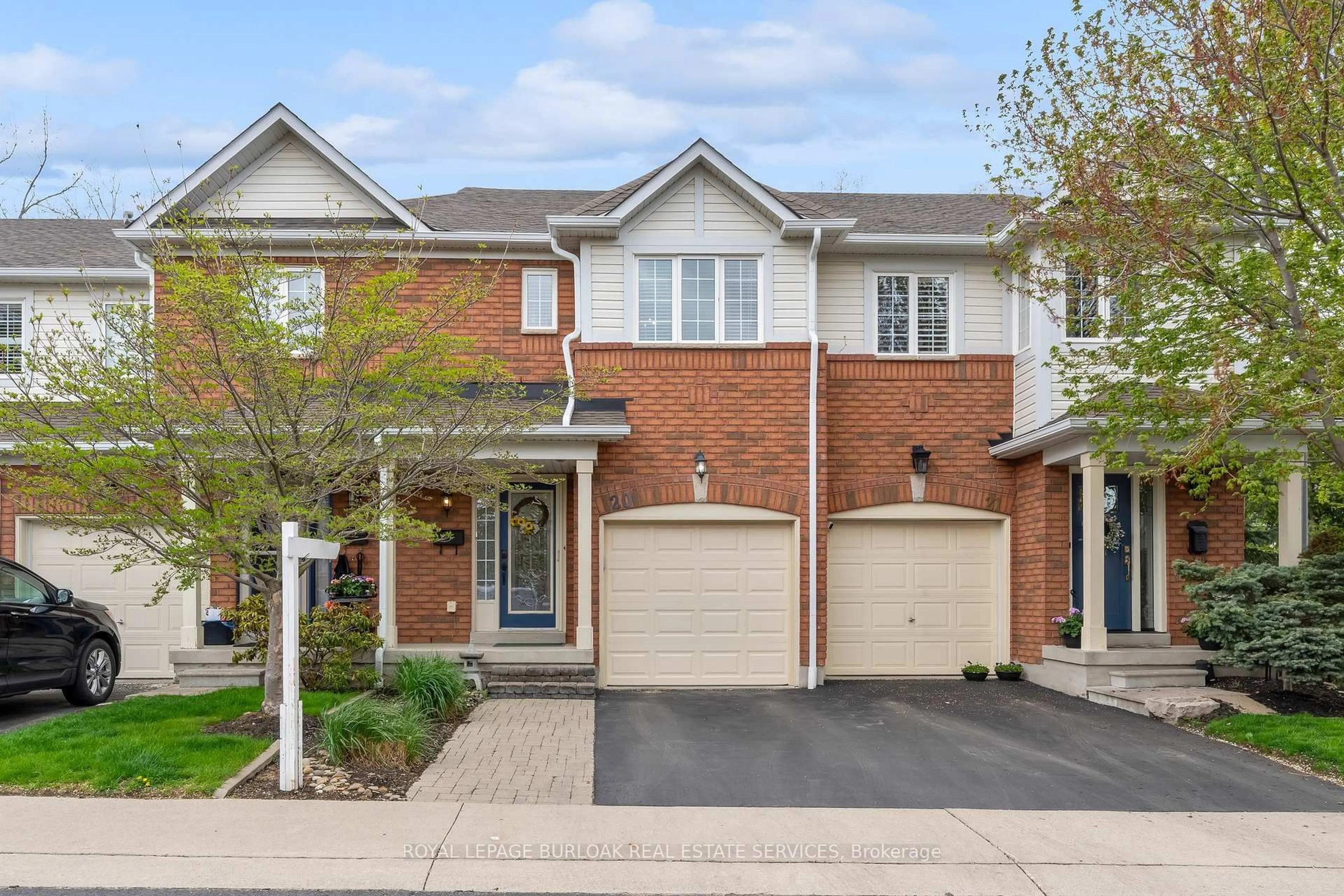 Home with brick exterior material, street for 710 Spring Gardens Rd #20, Burlington Ontario L7T 4K7