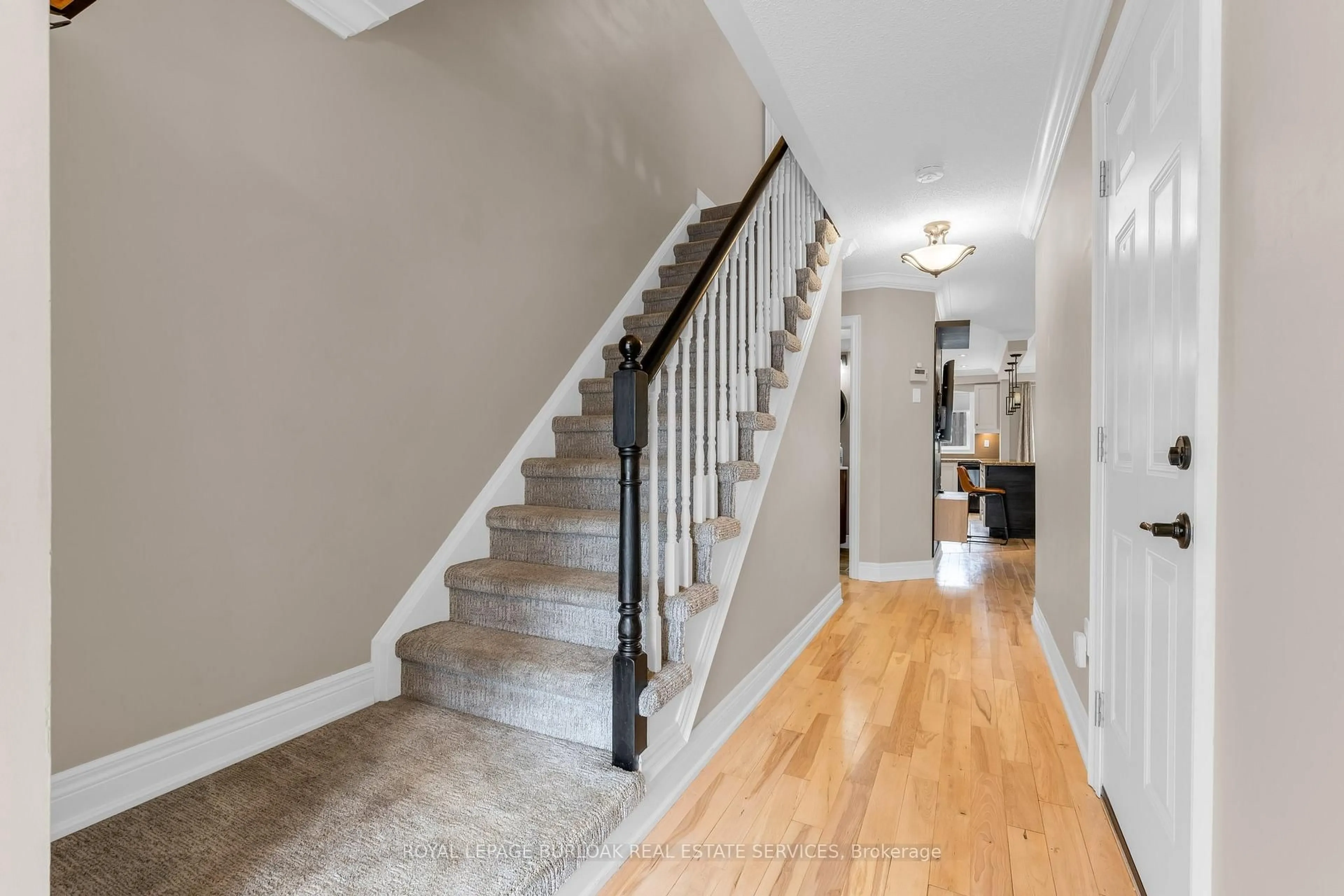 Stairs for 710 Spring Gardens Rd #20, Burlington Ontario L7T 4K7
