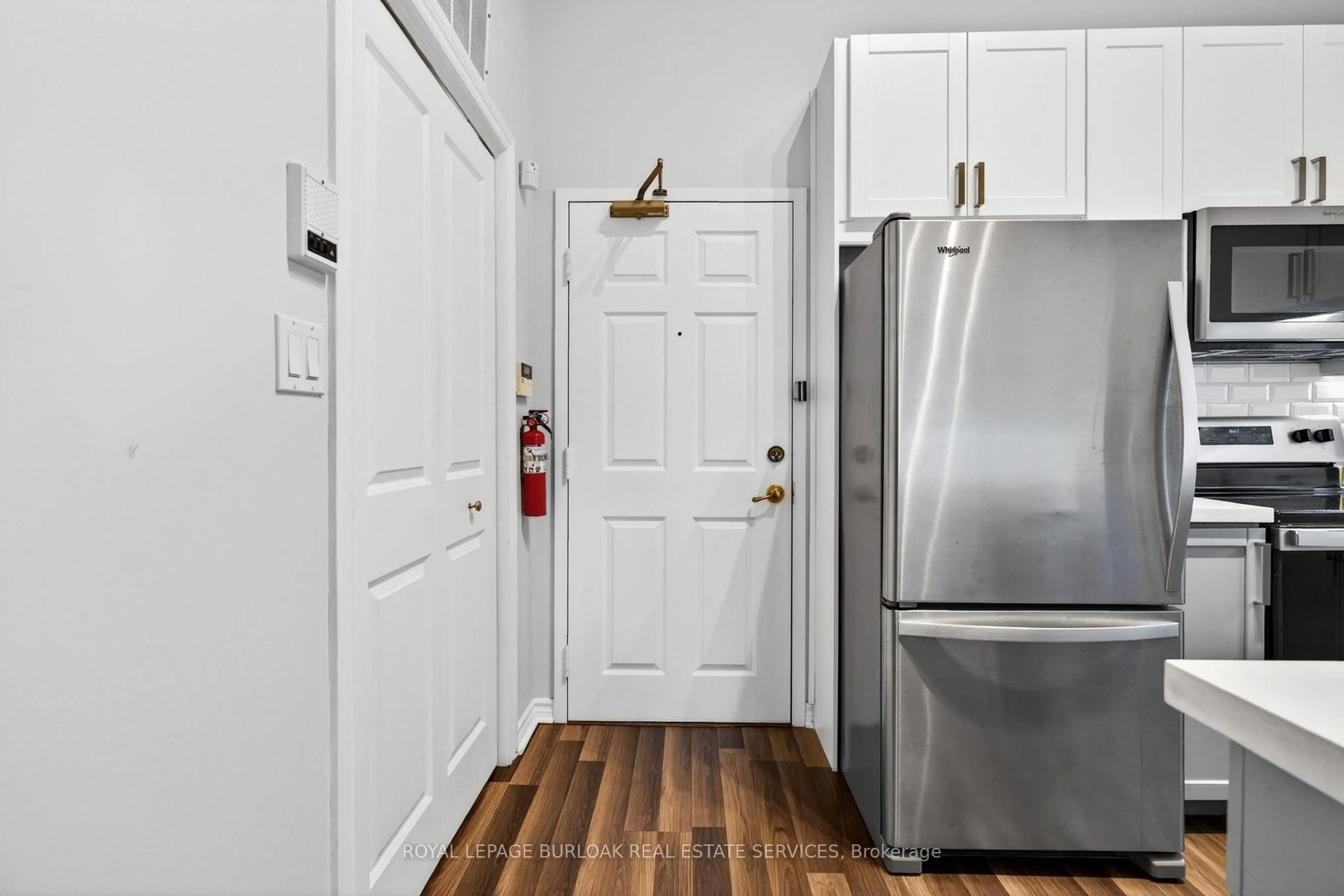 Indoor entryway for 1820 Walker's Line #403, Burlington Ontario L7M 4V4