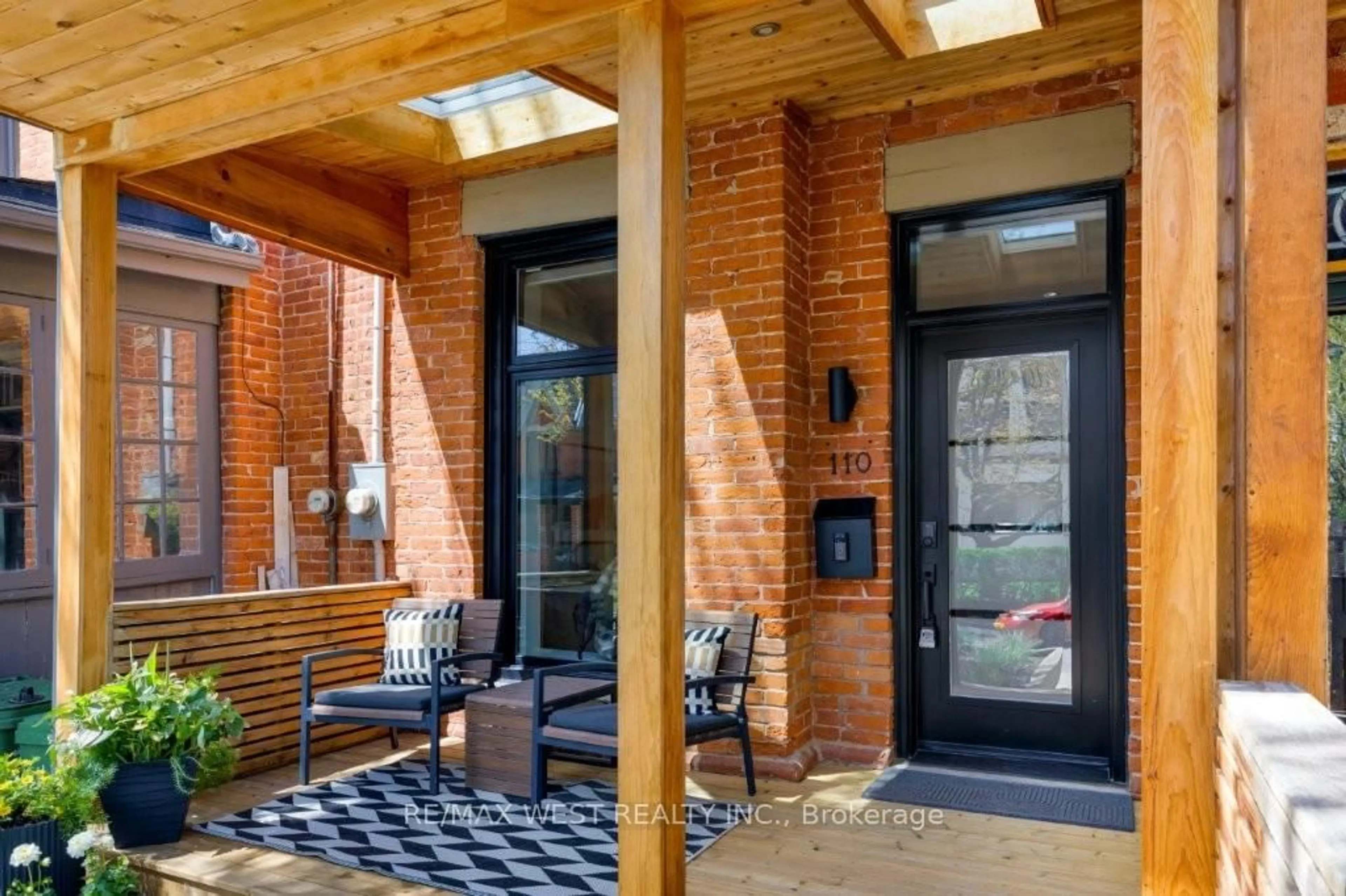 Unknown for 110 Fern Ave, Toronto Ontario M6R 1K3