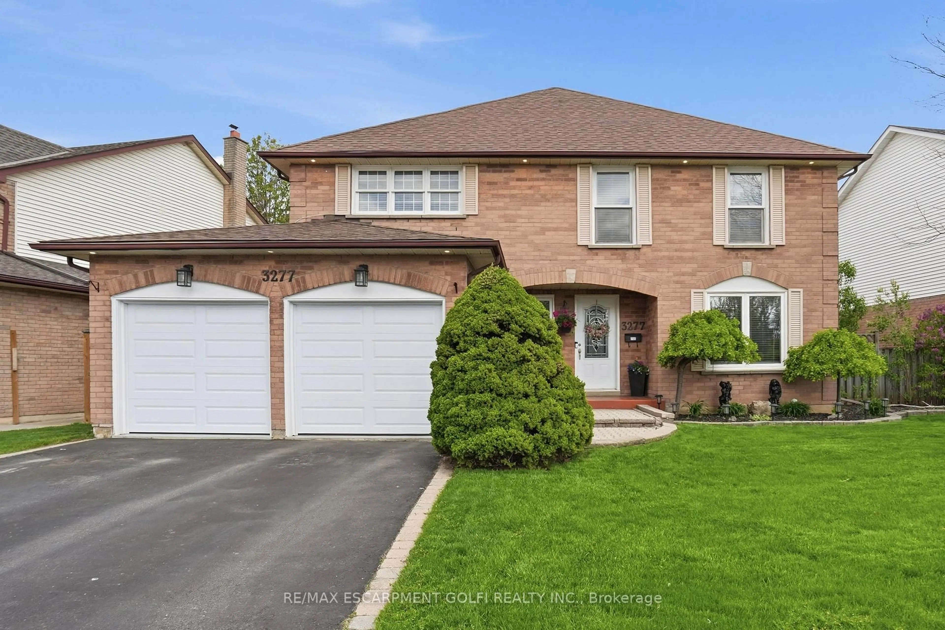 Home with brick exterior material, street for 3277 Folkway Dr, Burlington Ontario L7M 3J2