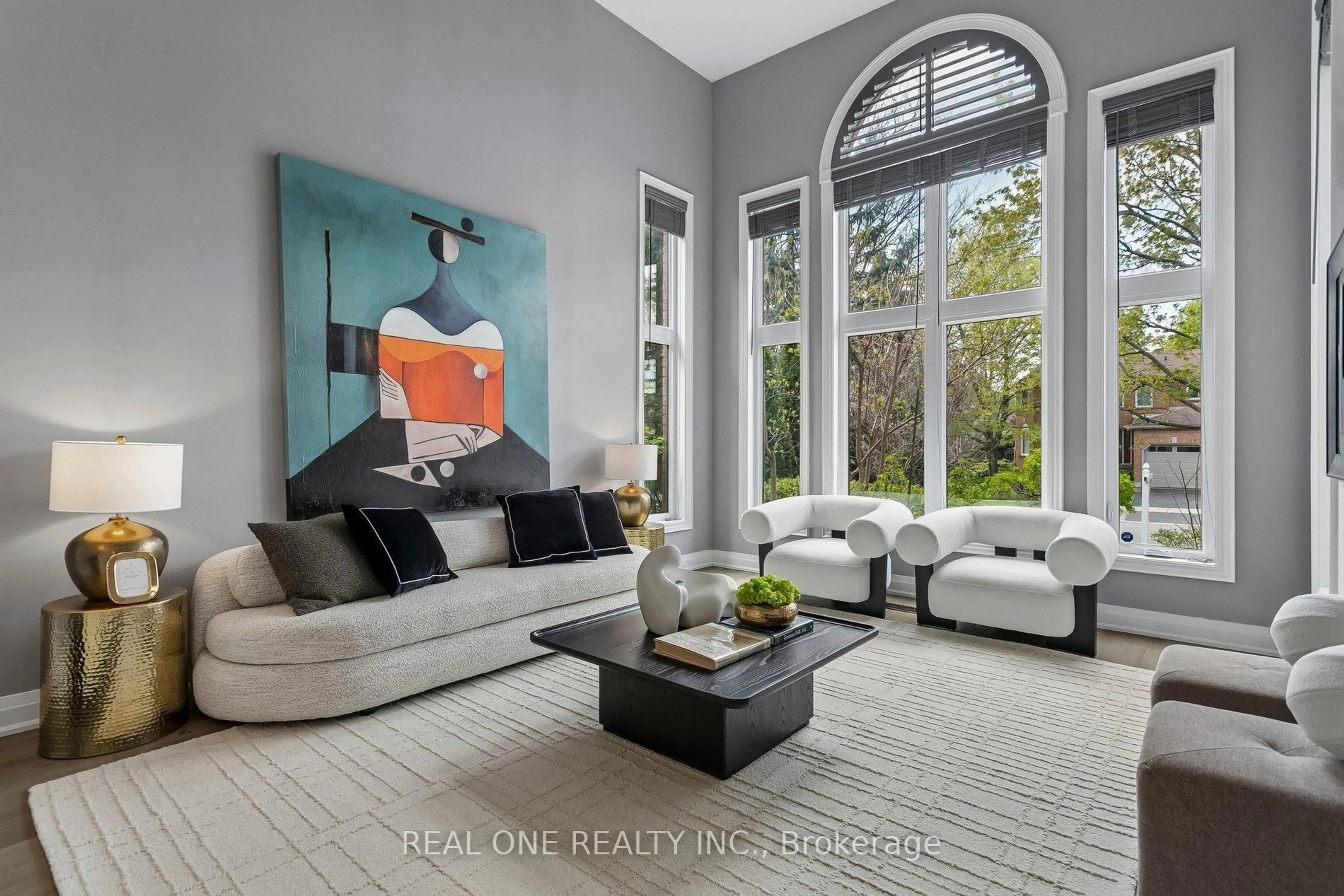 Living room with furniture, unknown for 1395 Silversmith Dr, Oakville Ontario L6M 2X4