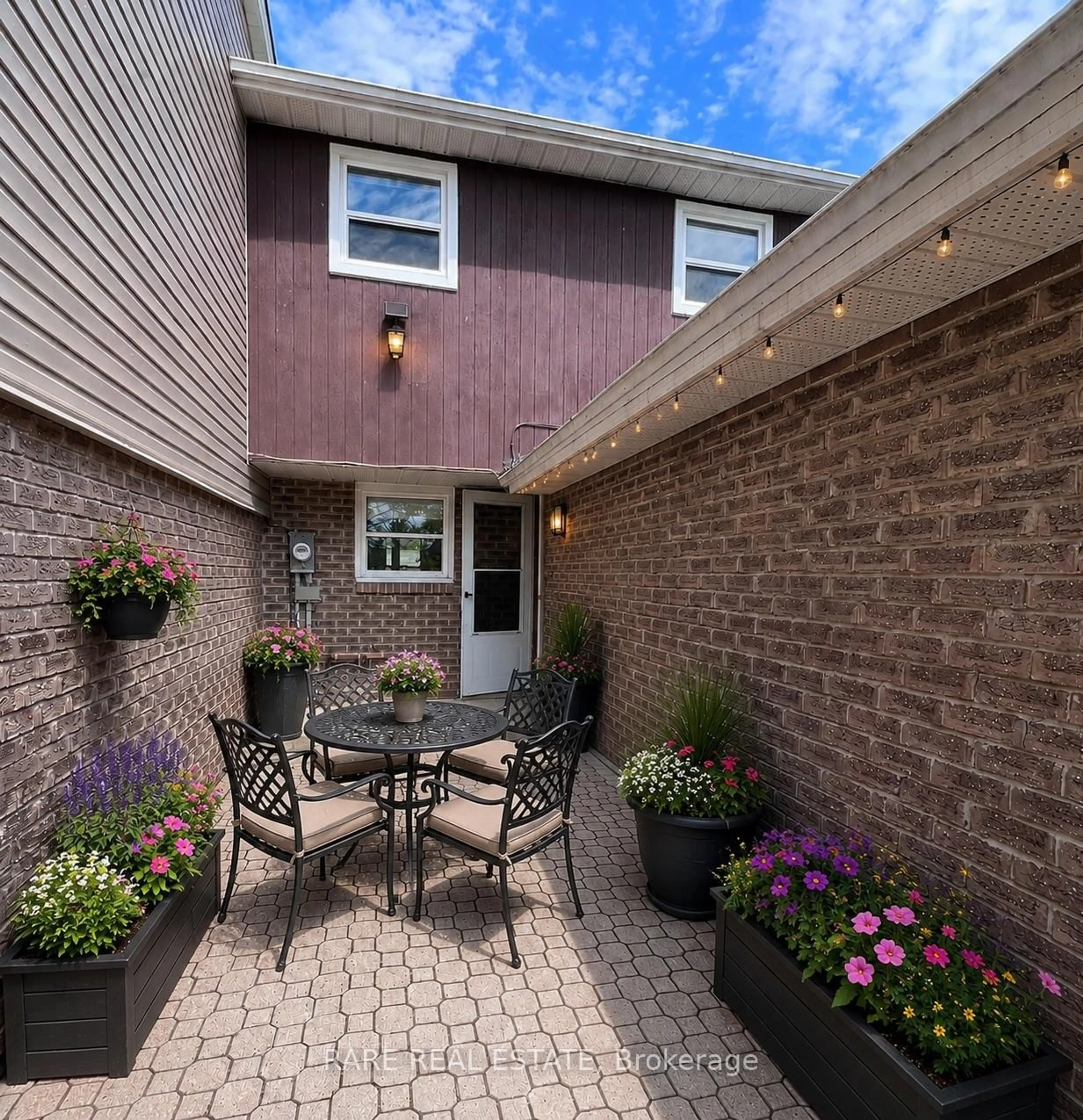 Patio, street for 206 Royal Salisbury Way, Brampton Ontario L6V 3J9