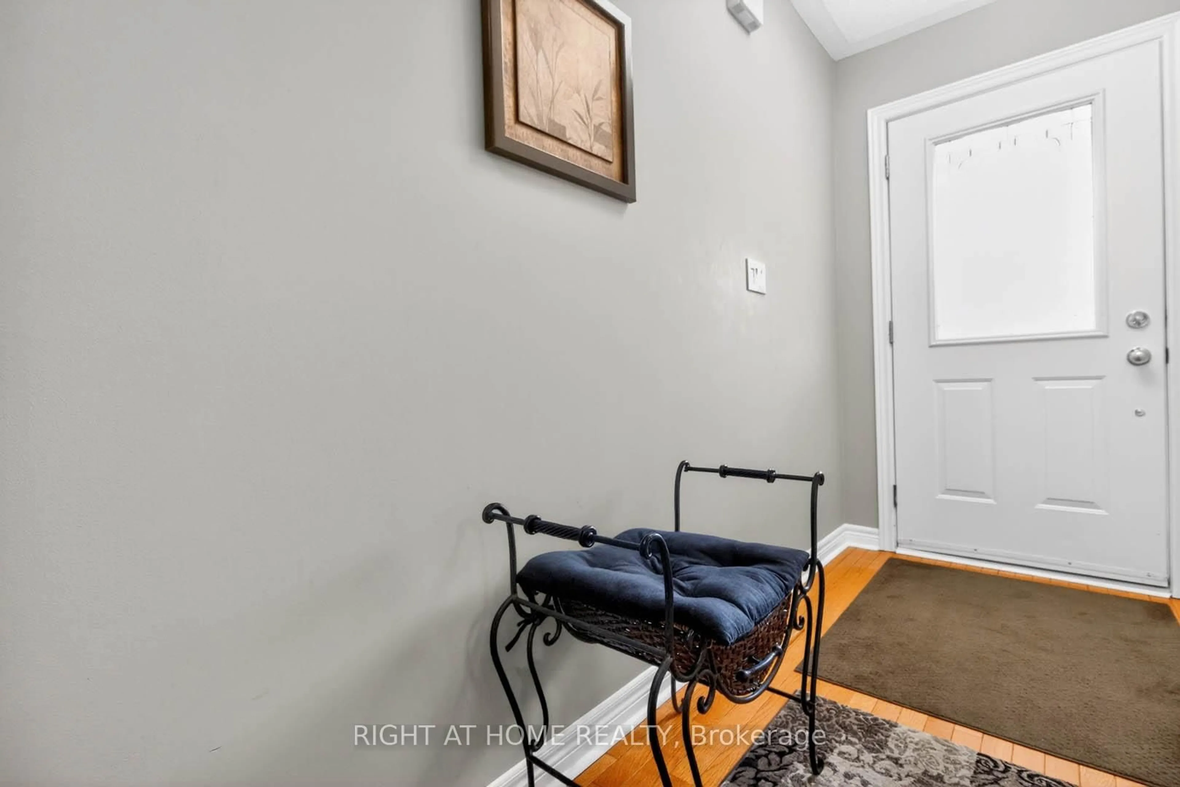 Indoor entryway for 315 Centennial Forest Dr, Milton Ontario L9T 5X4