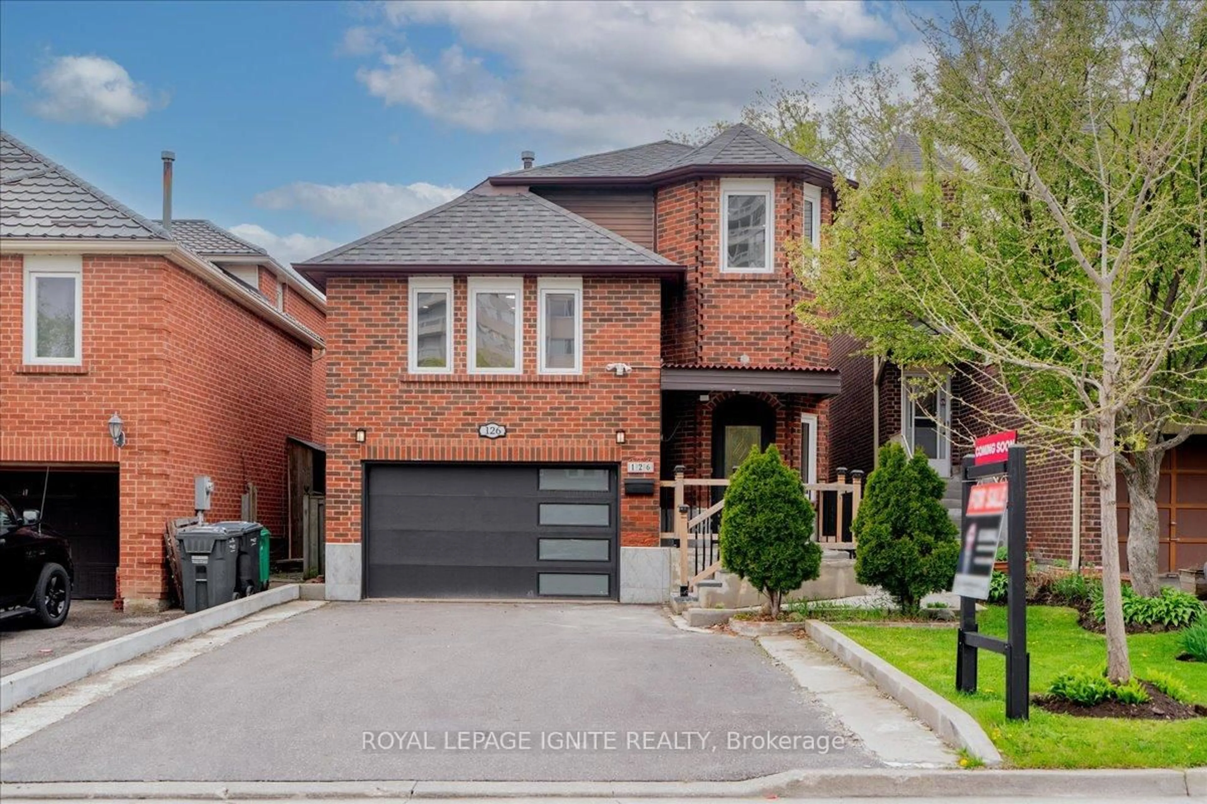 Home with brick exterior material, street for 126 Sheldrake Crt, Brampton Ontario L6Y 2W9