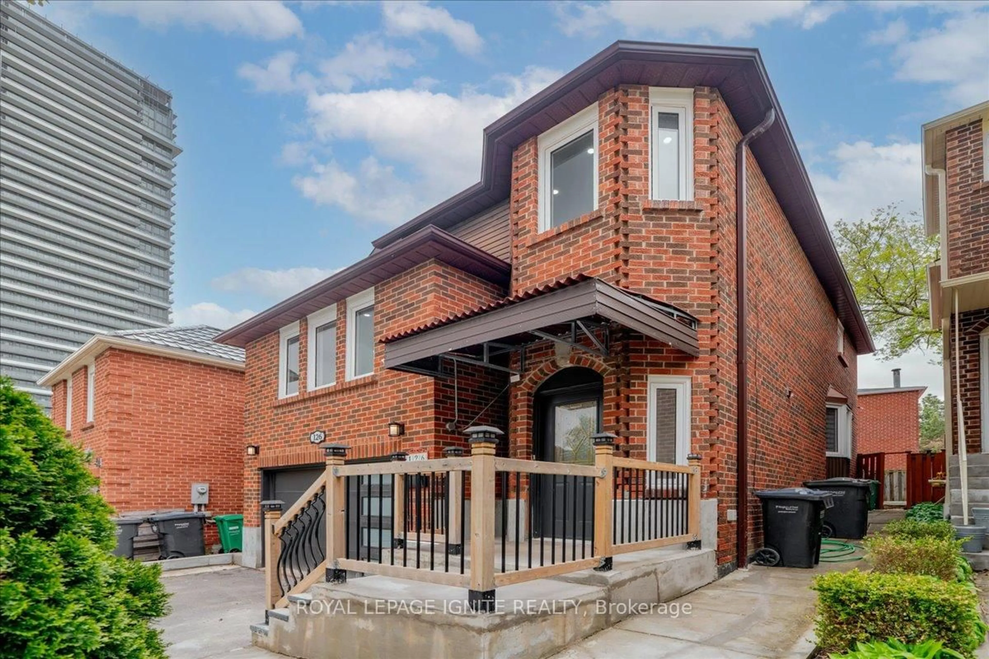 Home with brick exterior material, street for 126 Sheldrake Crt, Brampton Ontario L6Y 2W9