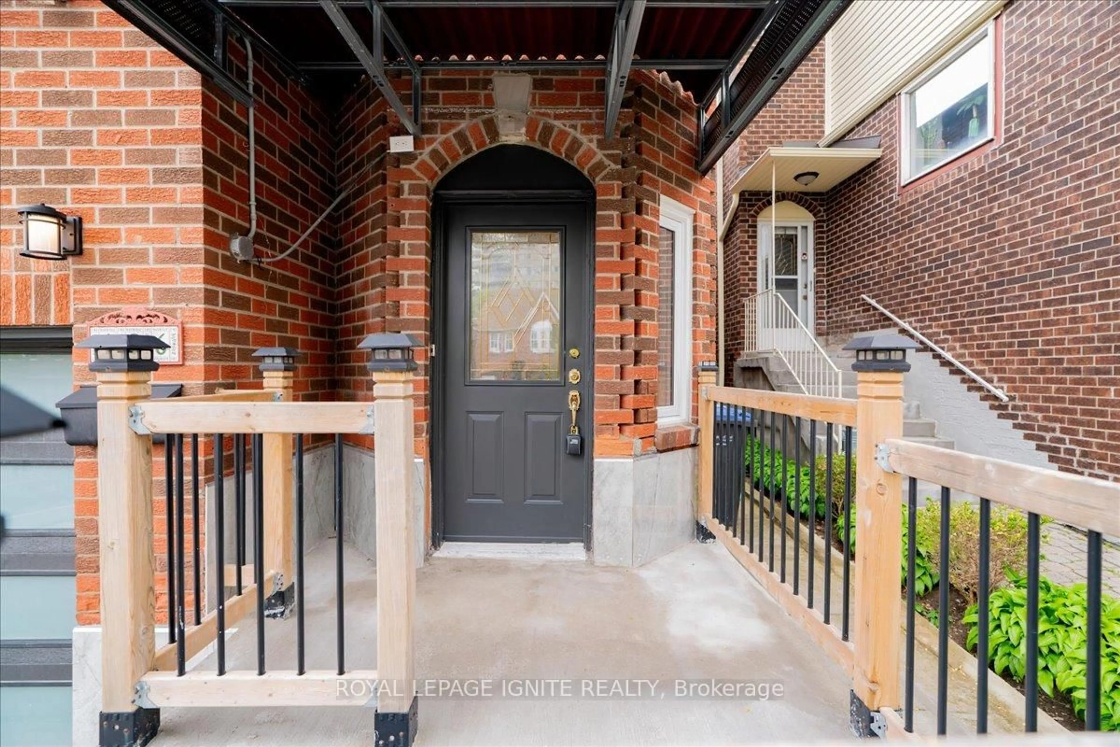 Unknown for 126 Sheldrake Crt, Brampton Ontario L6Y 2W9
