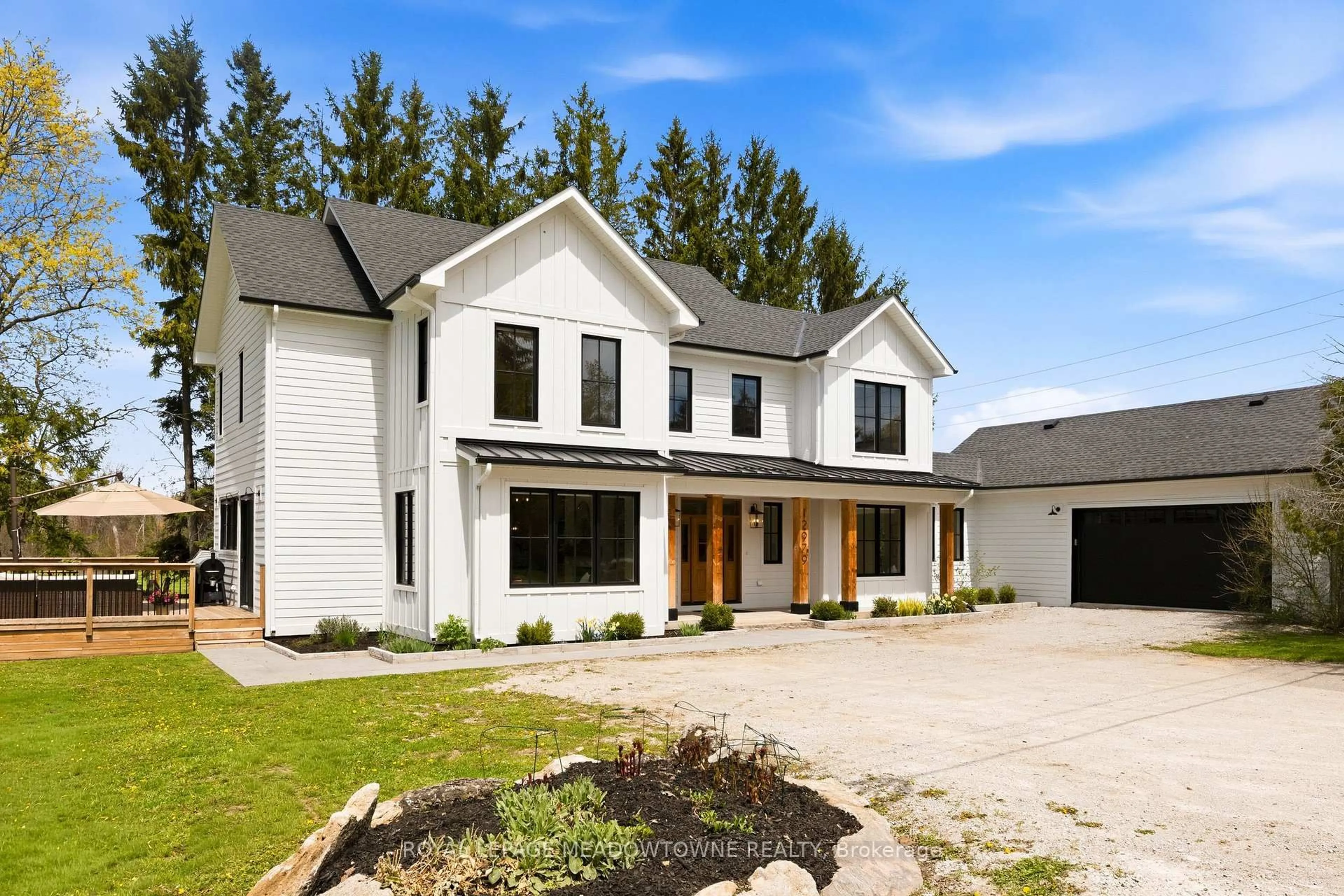 Home with vinyl exterior material, street for 12979 27 Sdrd, Halton Hills Ontario L7G 4S4