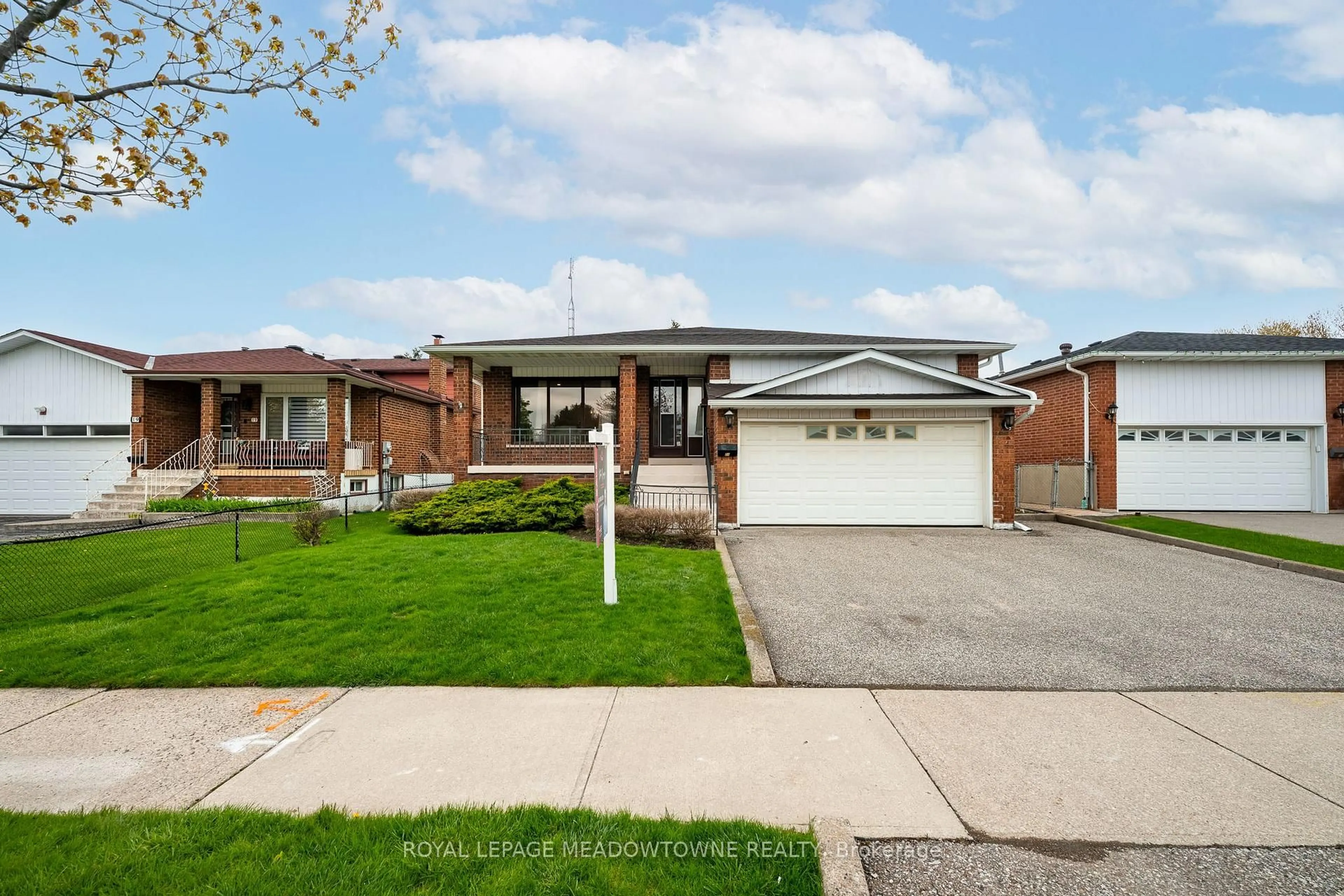 Home with brick exterior material, street for 21 Leander St, Brampton Ontario L6S 3M3