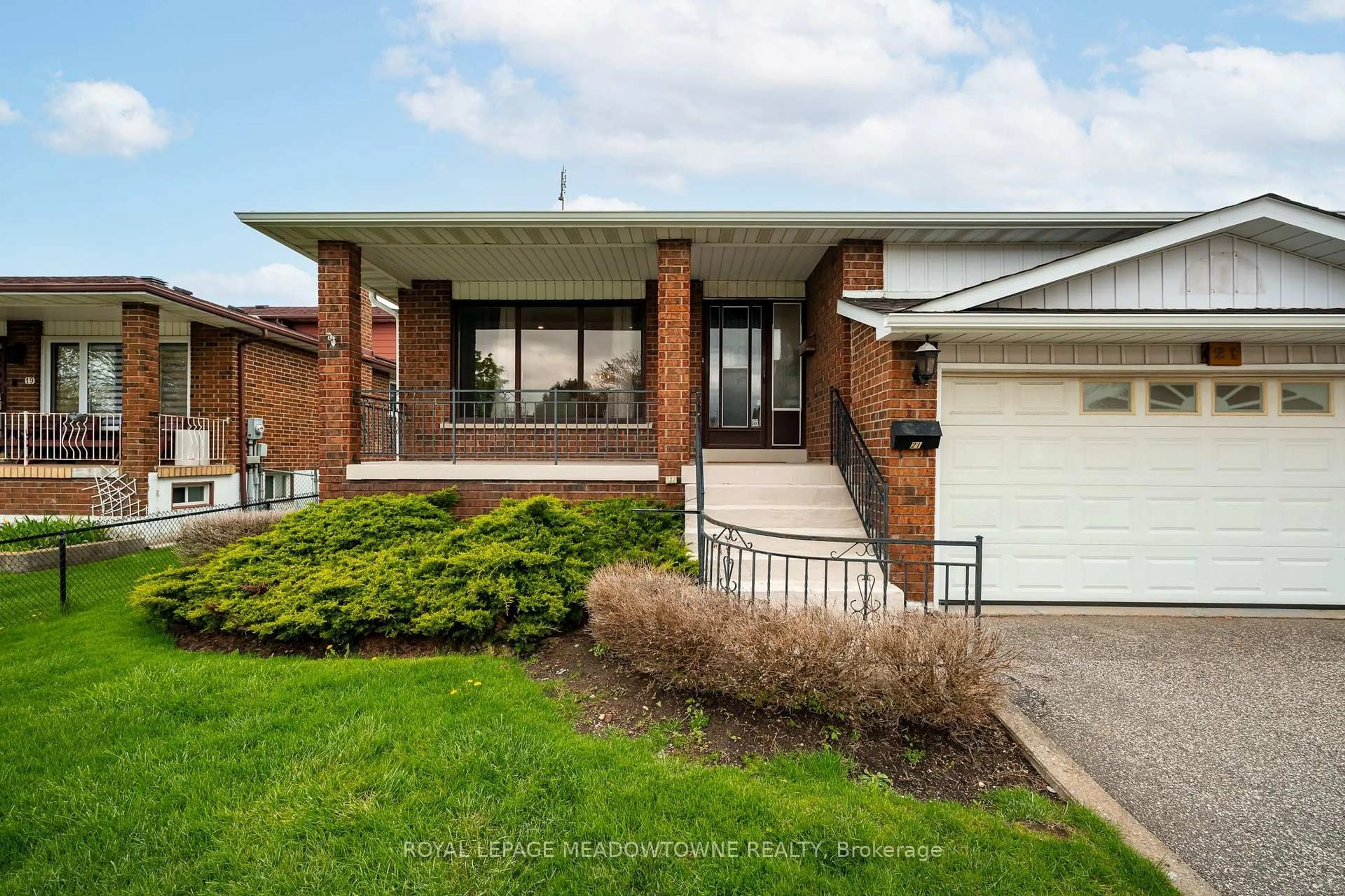 Home with brick exterior material, street for 21 Leander St, Brampton Ontario L6S 3M3