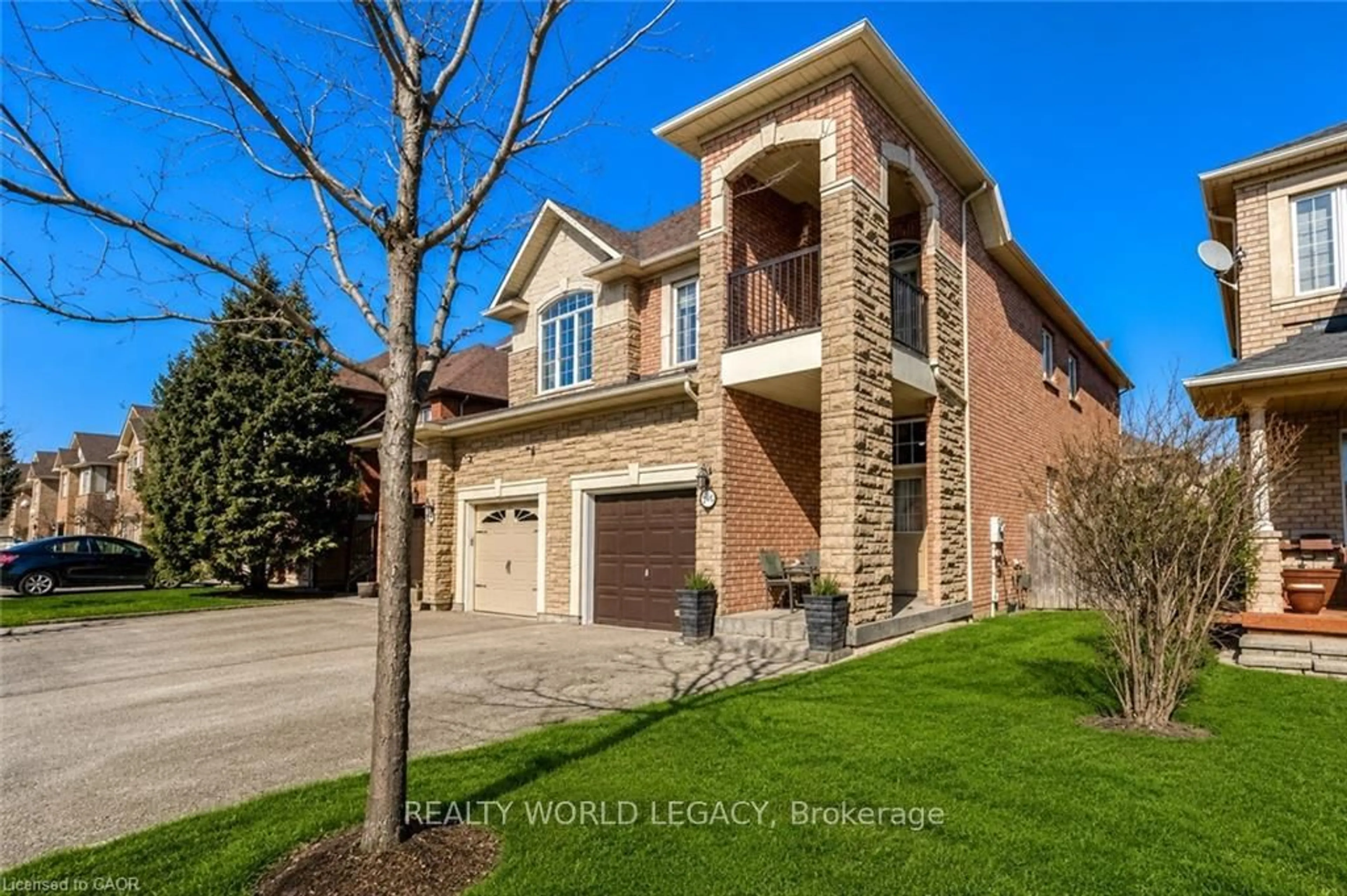 Home with brick exterior material, street for 2313 Newcastle Cres, Oakville Ontario L6M 4P5