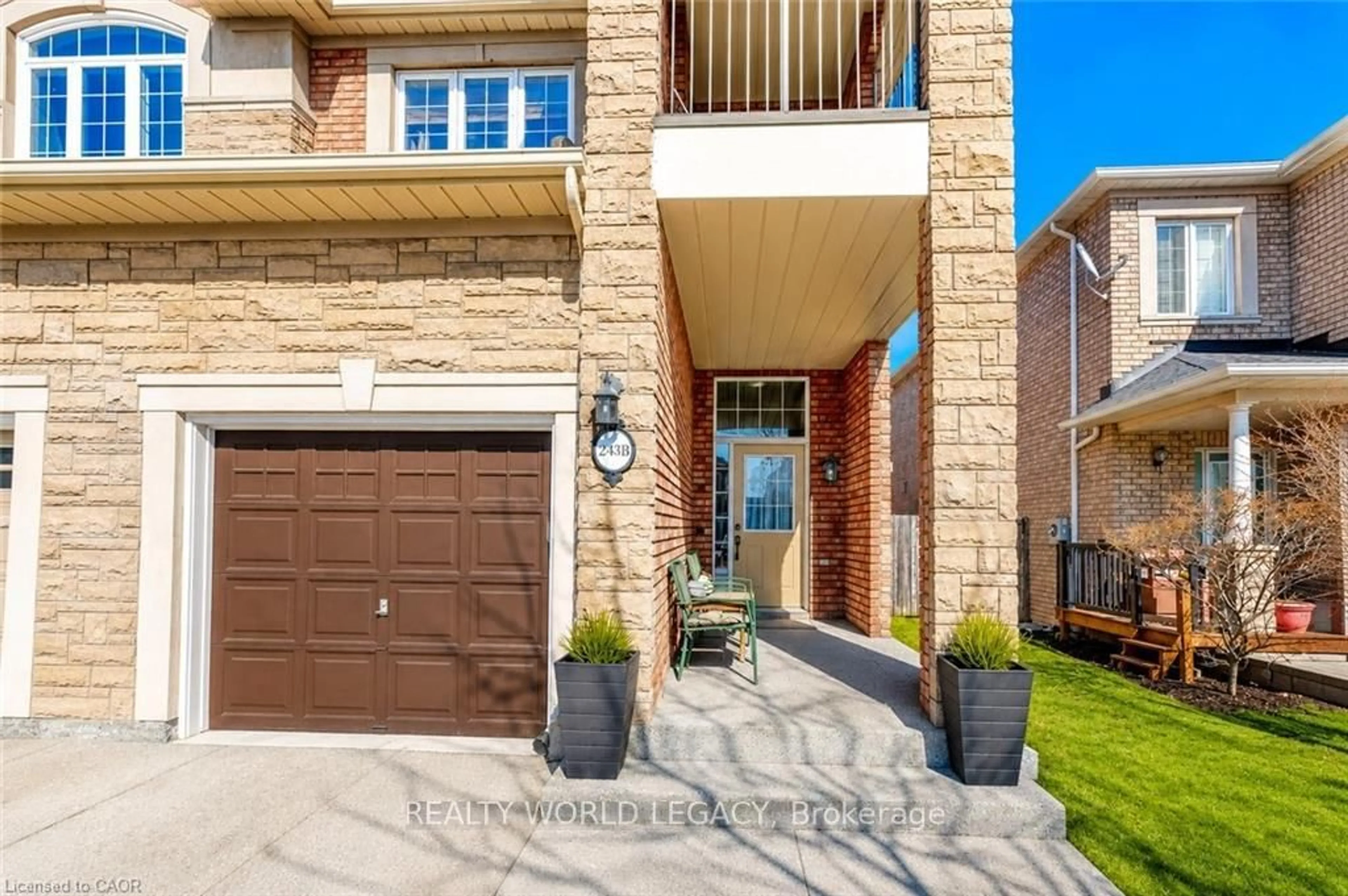 Home with brick exterior material, street for 2313 Newcastle Cres, Oakville Ontario L6M 4P5