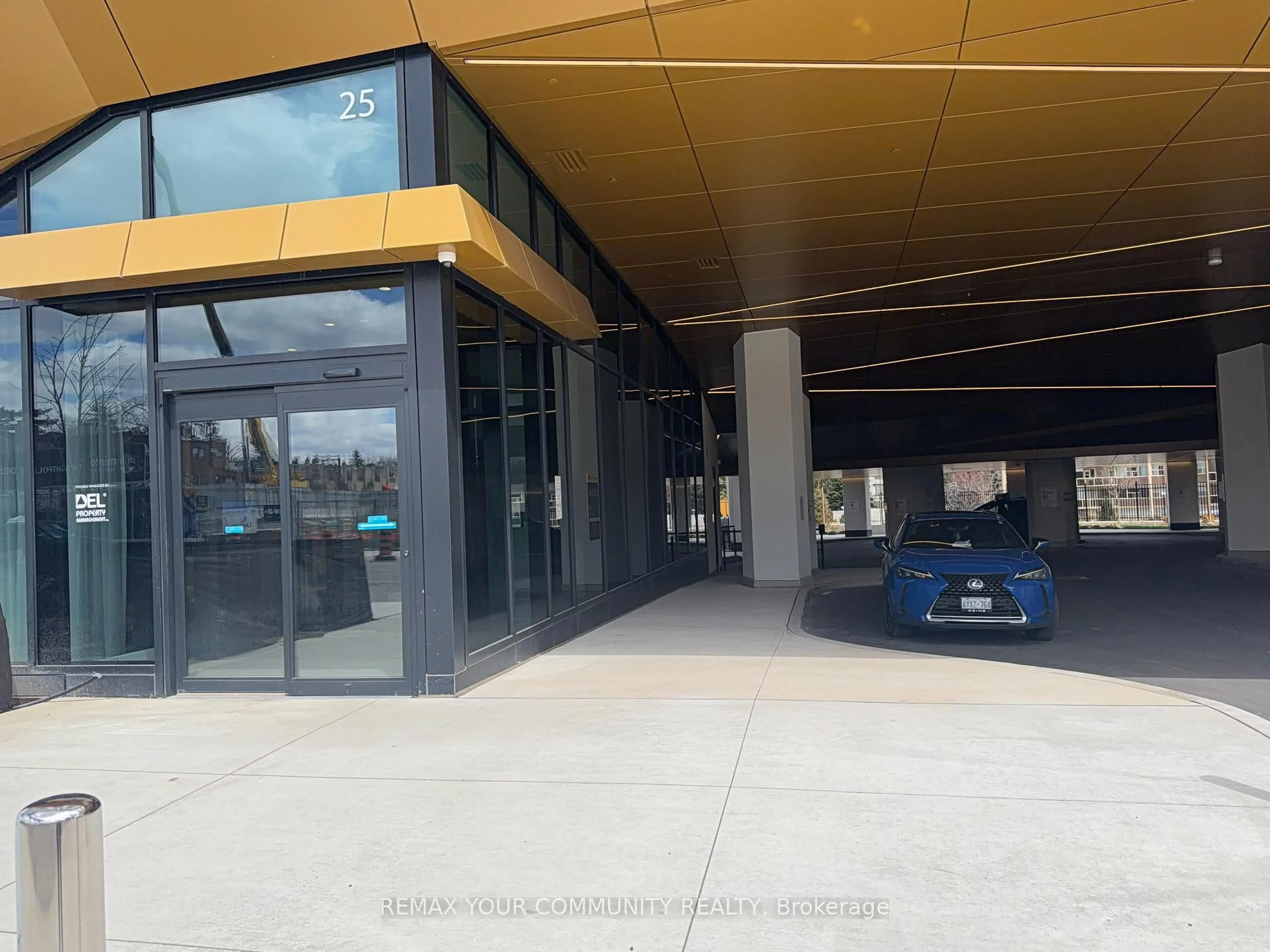 Indoor foyer for 25 Cordova Ave #8, Toronto Ontario M9A 0E5