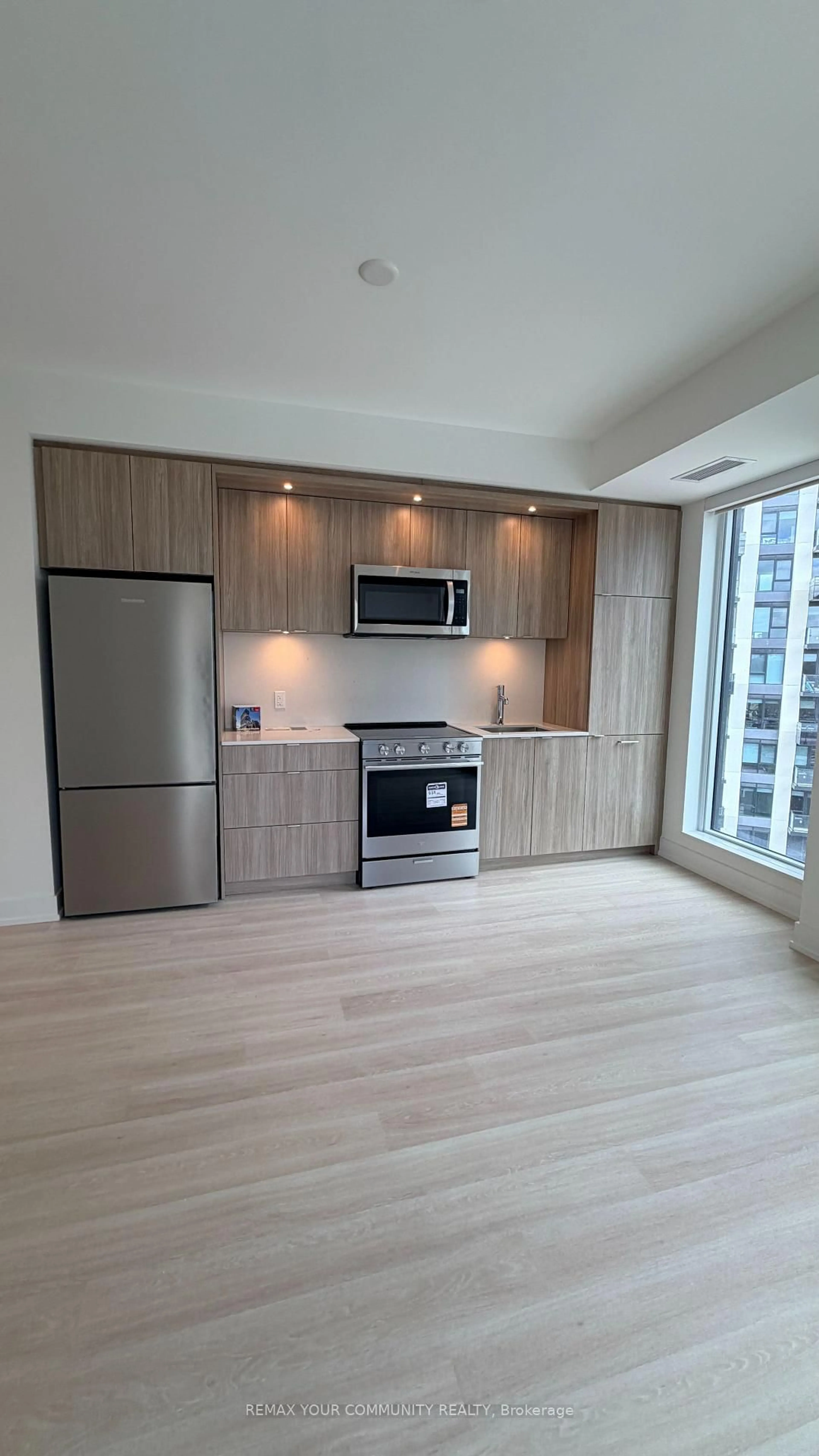Standard kitchen, wood/laminate floor for 25 Cordova Ave #8, Toronto Ontario M9A 0E5